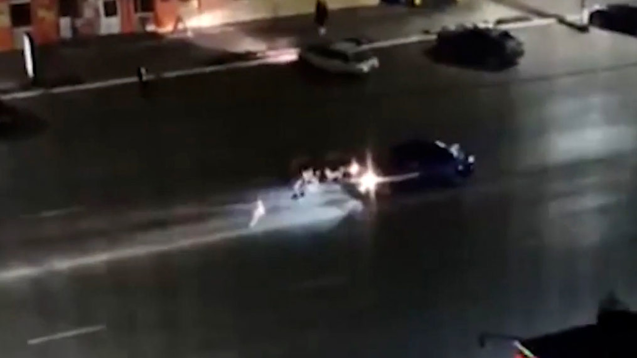 В Башкирии стая собак напала на автомобиль