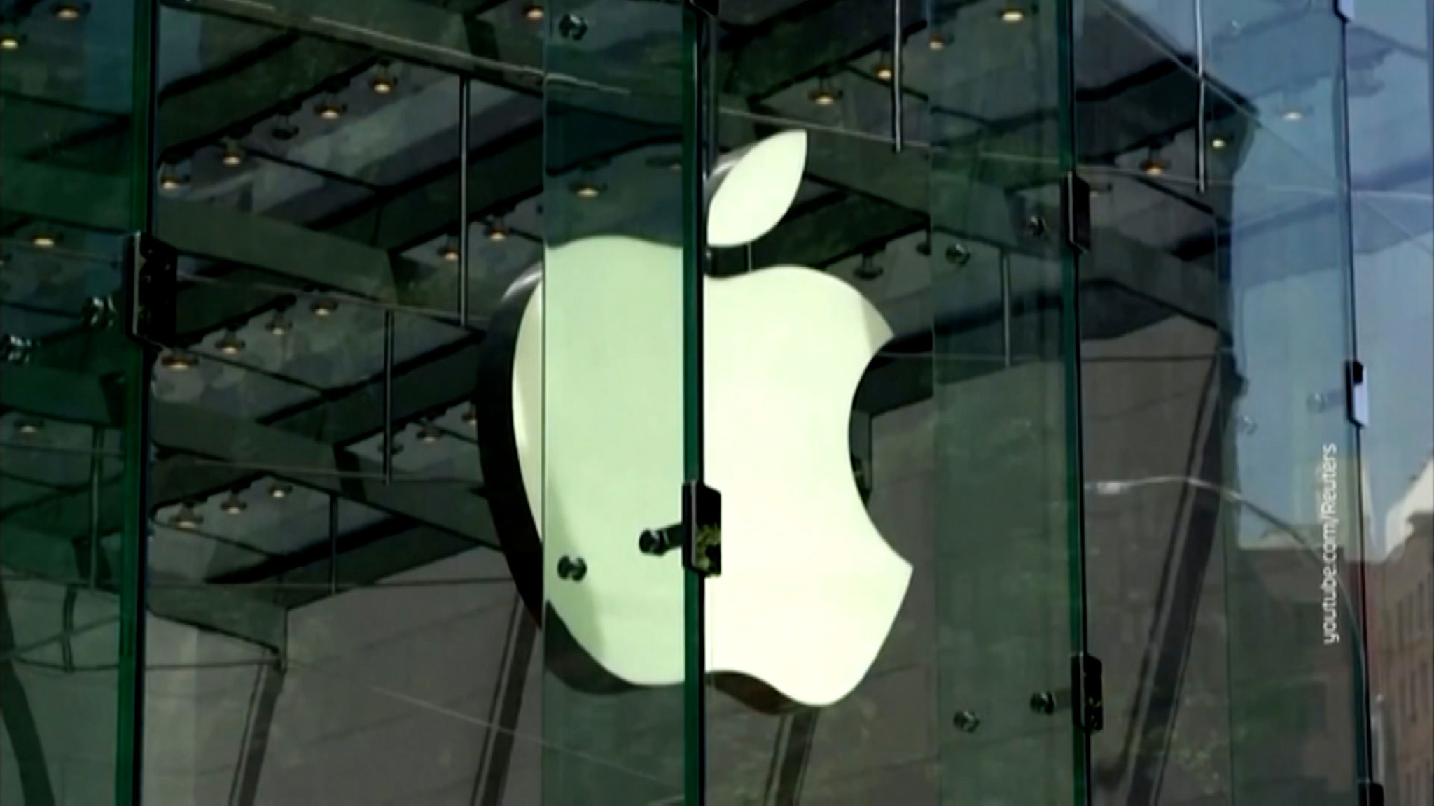 Акции Apple упали на полтора процента