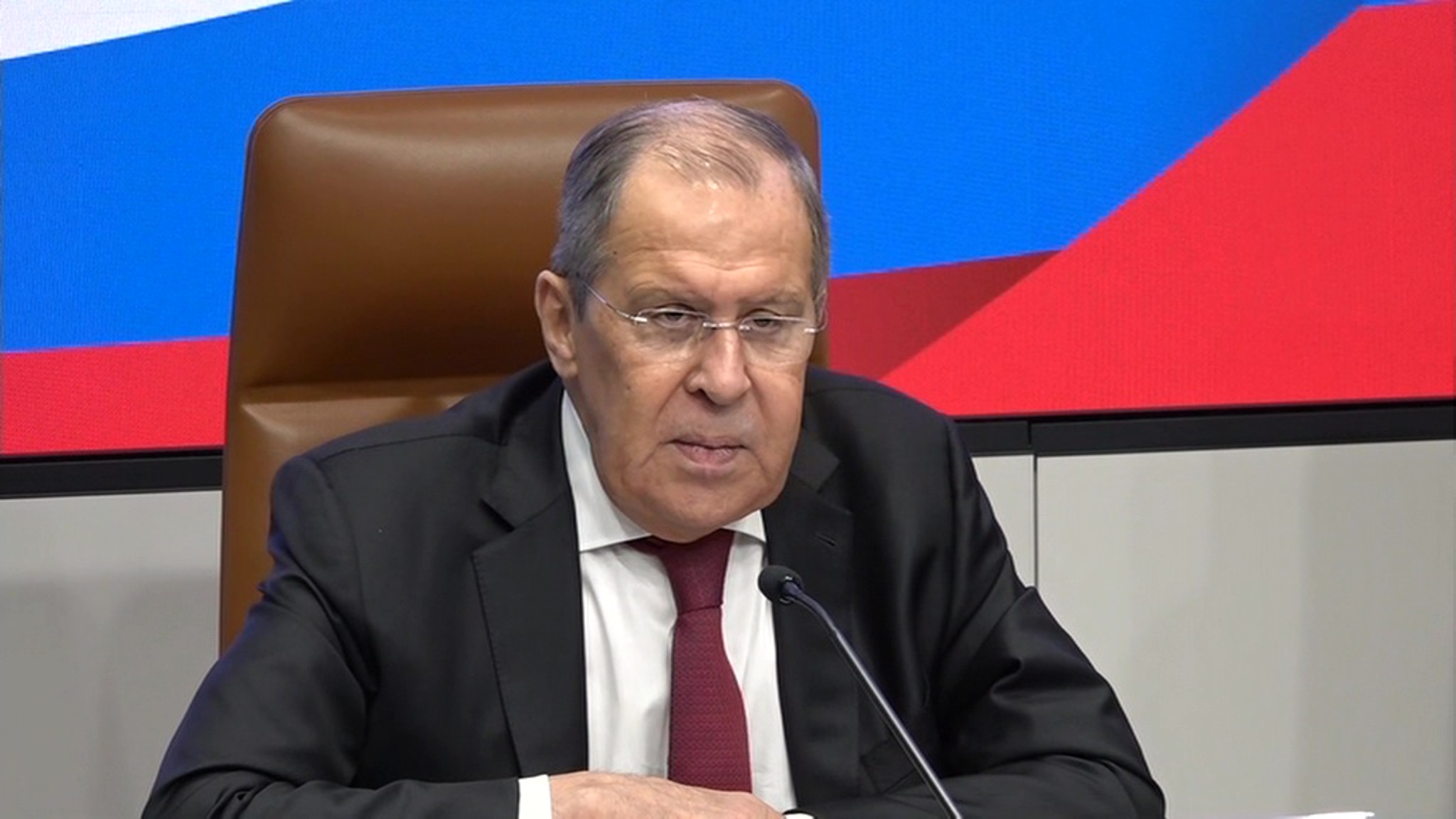 Лавров назвал шизофренией подход Киева к нормандскому формату