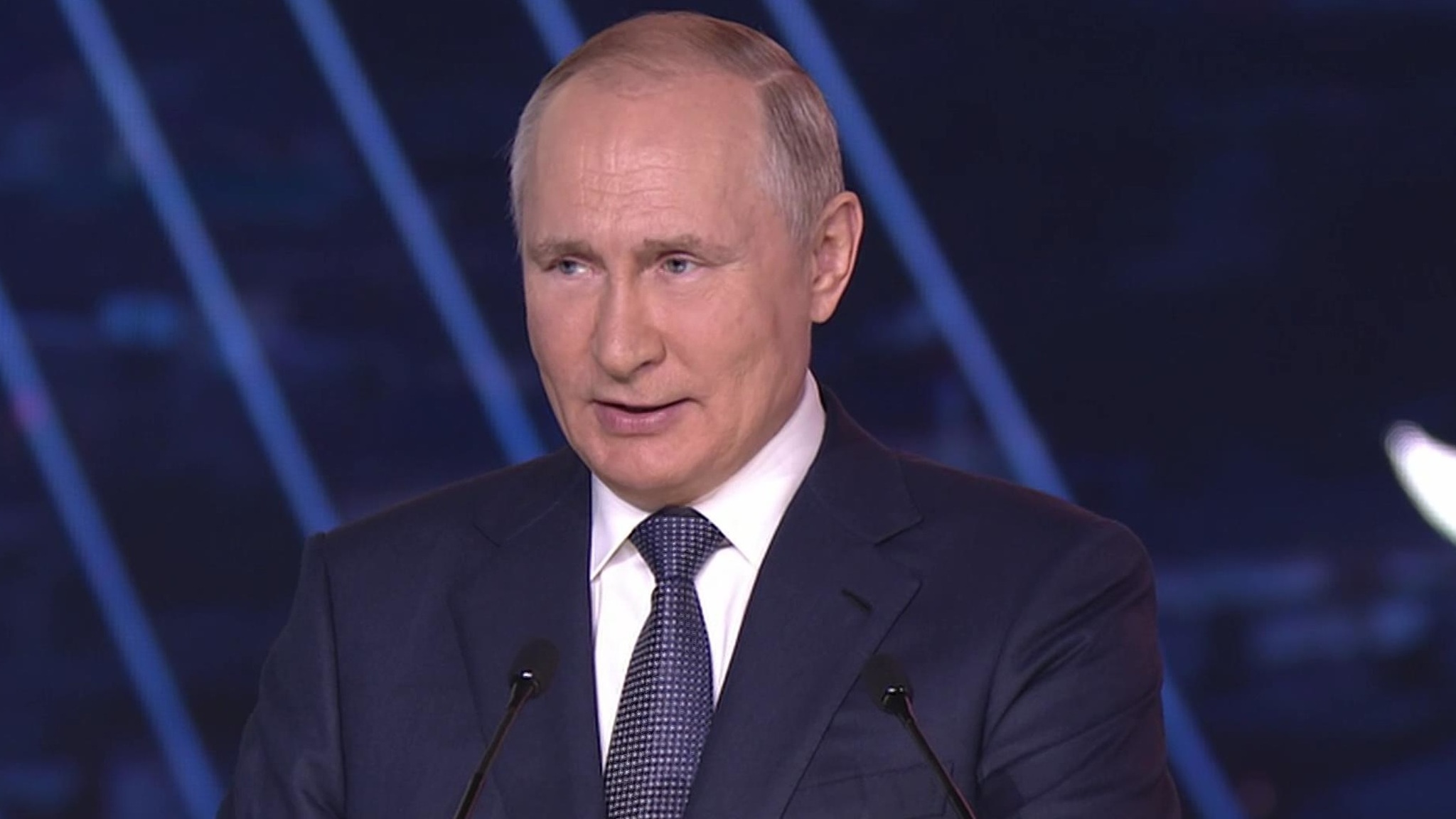 Путин: запустим масштабную программу обновления городов ДФО