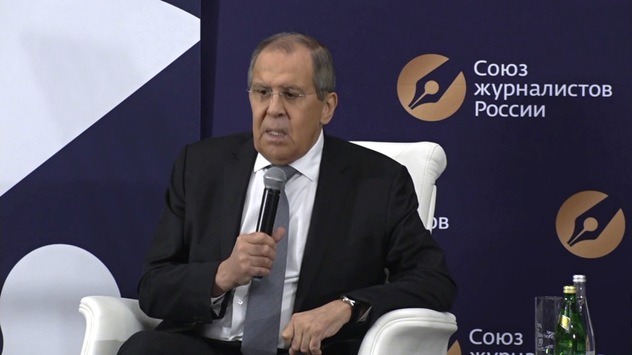Лавров призвал россиян за рубежом принять участие в выборах в Госдуму