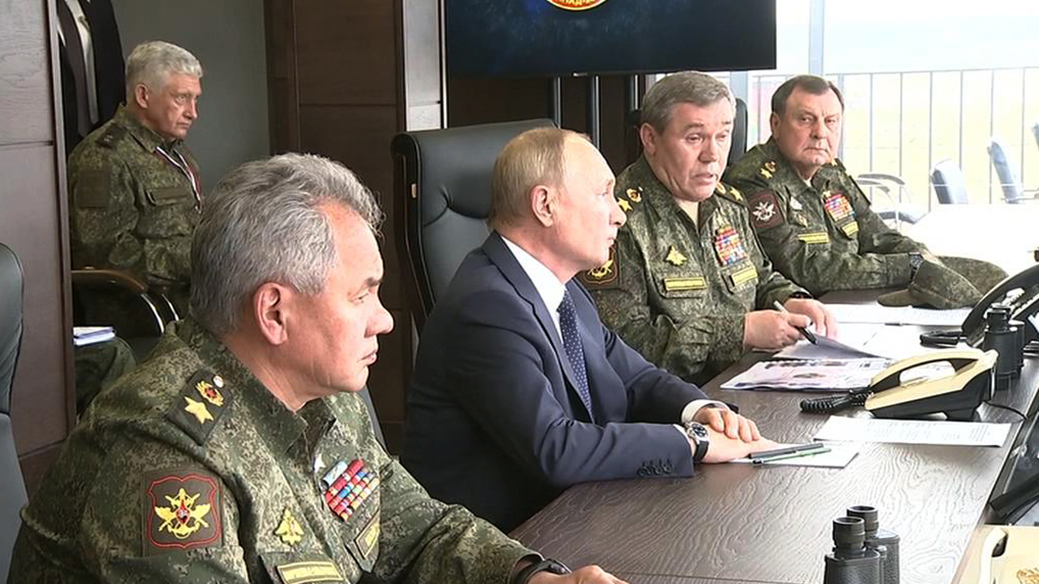 Путин наблюдает за ходом стратегических учений "Запад-2021"