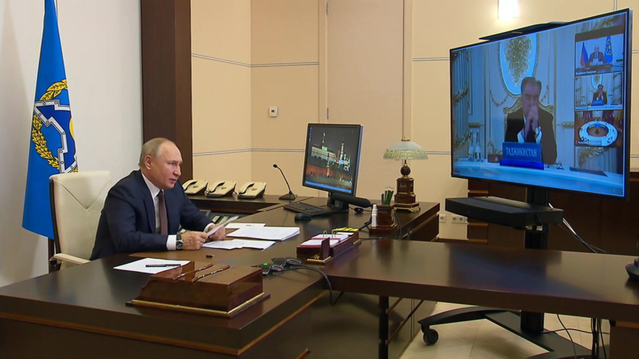 Путин объяснил отмену визита в Душанбе необходимостью самоизоляции