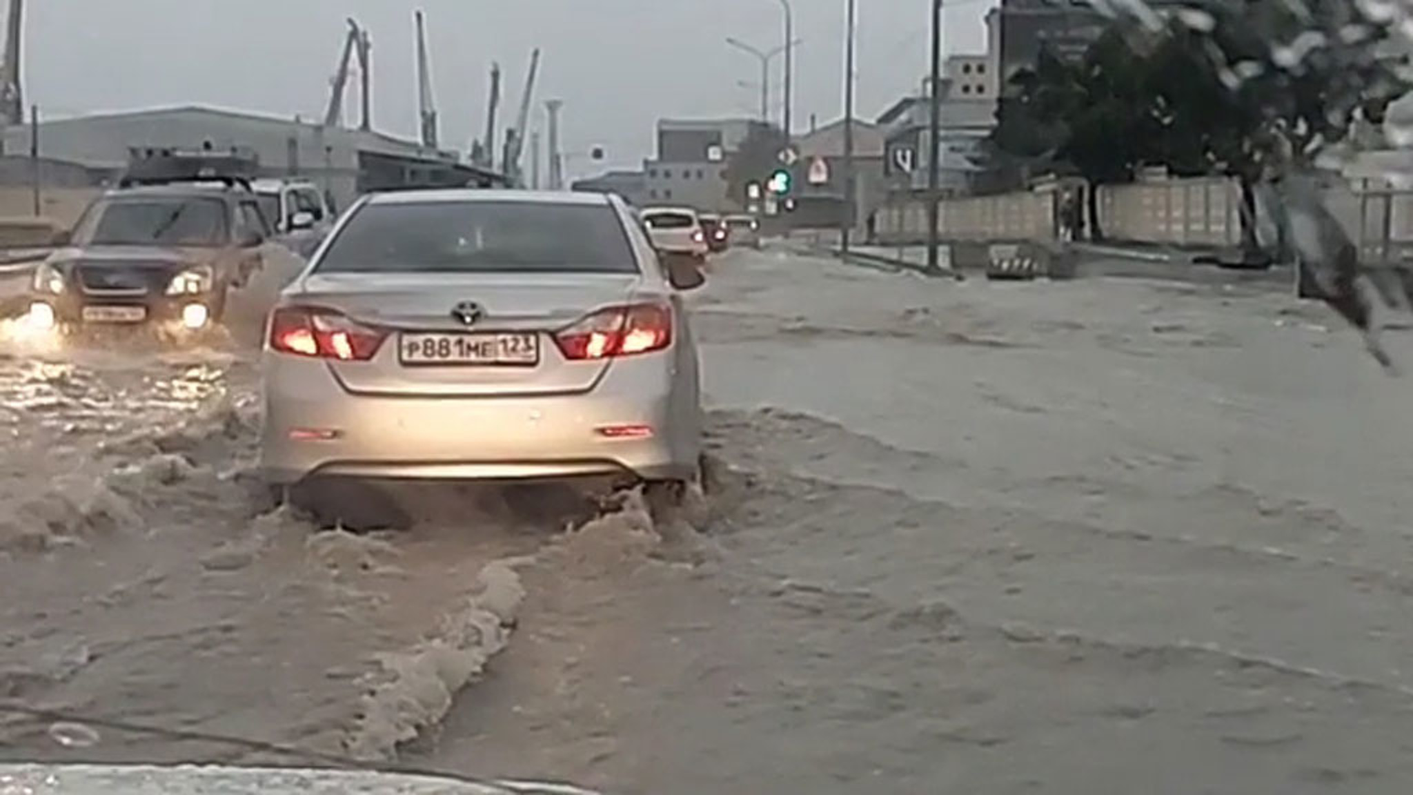 Краснодарские курорты затопили проливные дожди
