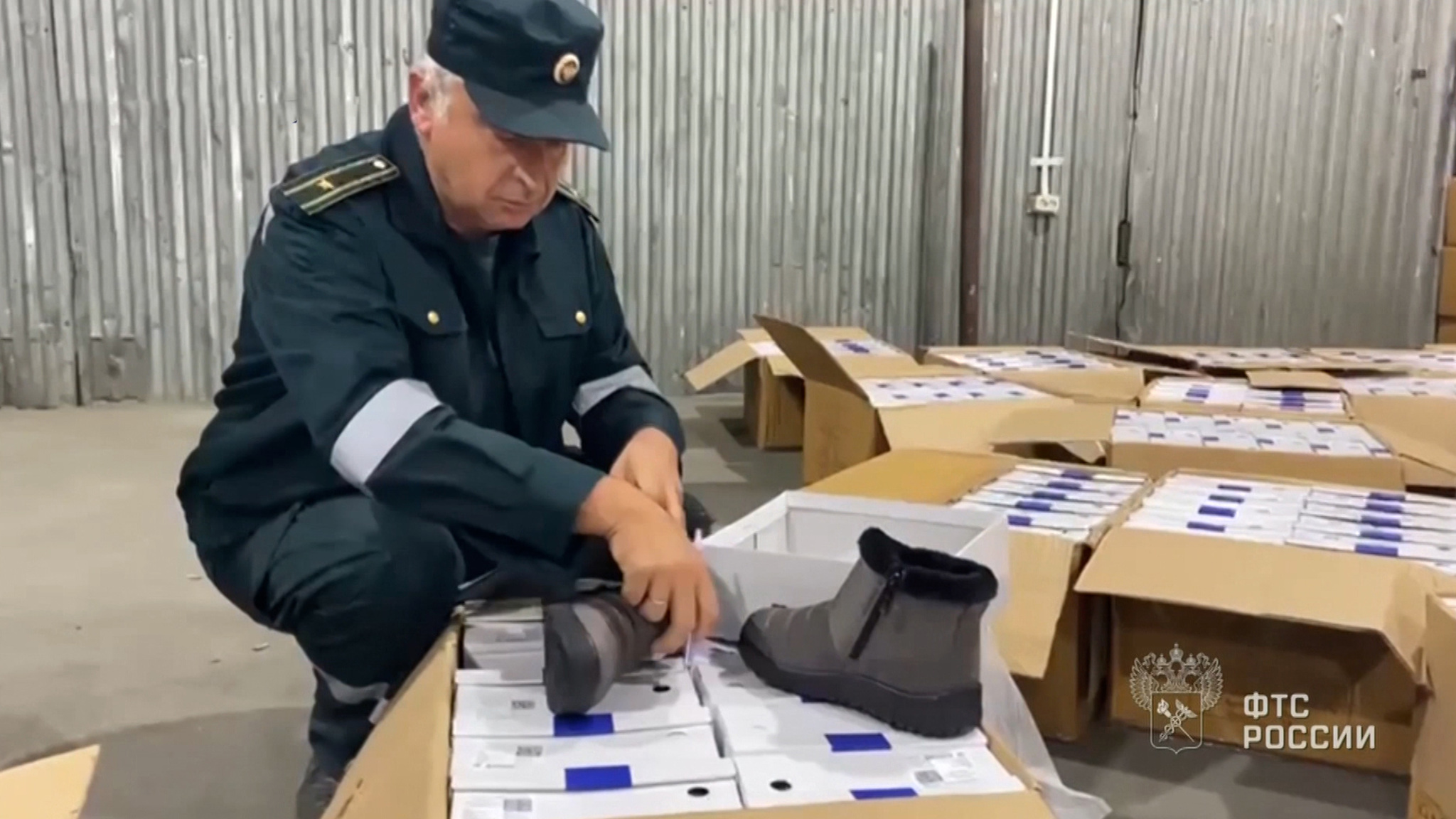 В Приморье таможня изъяла более 6 тысяч пар незадекларированной обуви