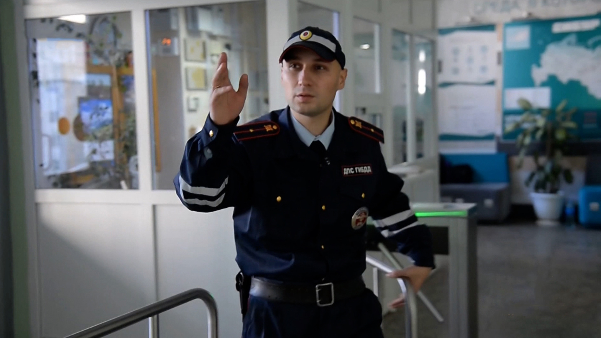 Инспектор ДПС рассказал, как вступил в бой с пермским стрелком