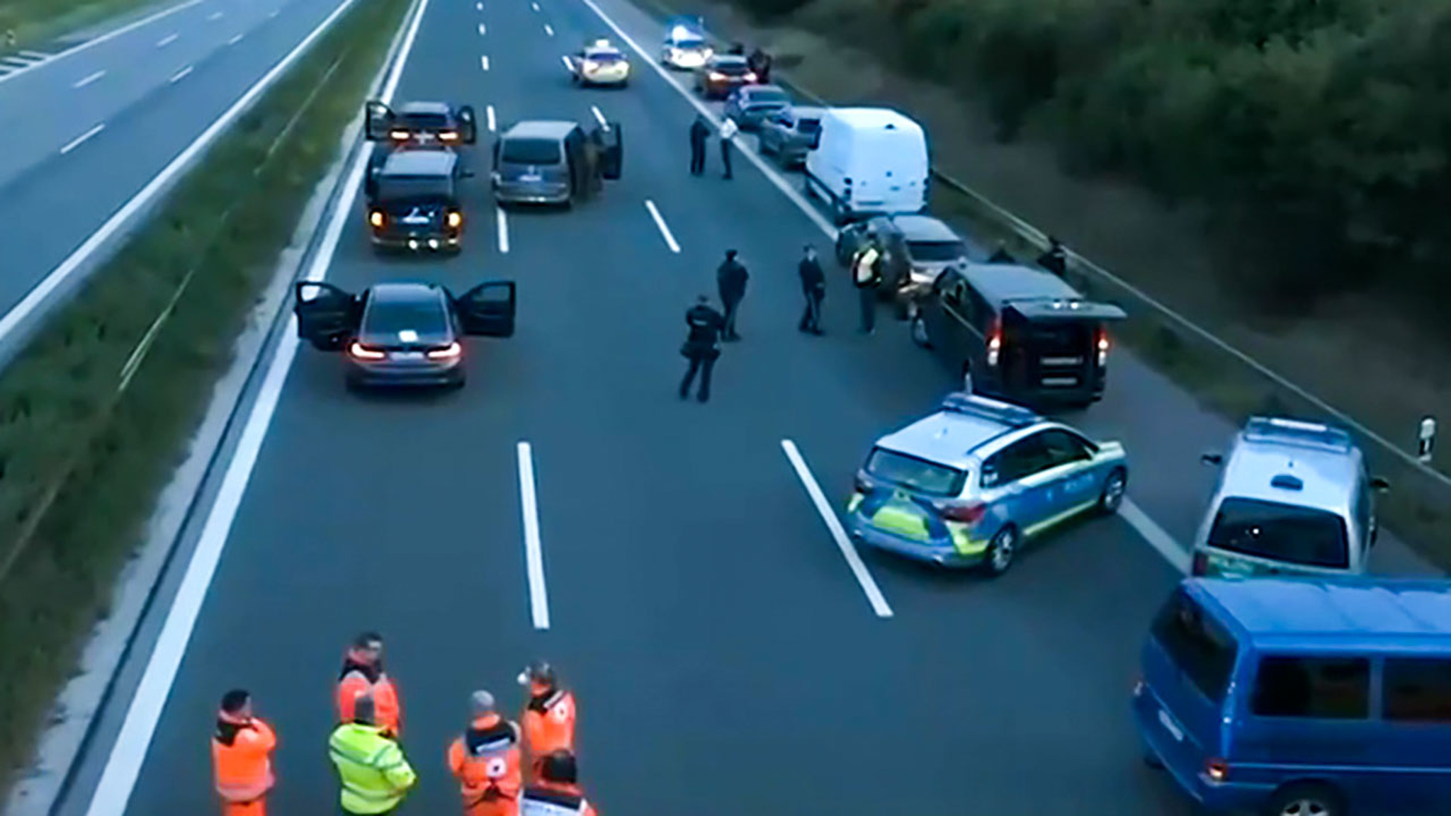 В Германии задержали мужчину, взявшего заложников в автобусе