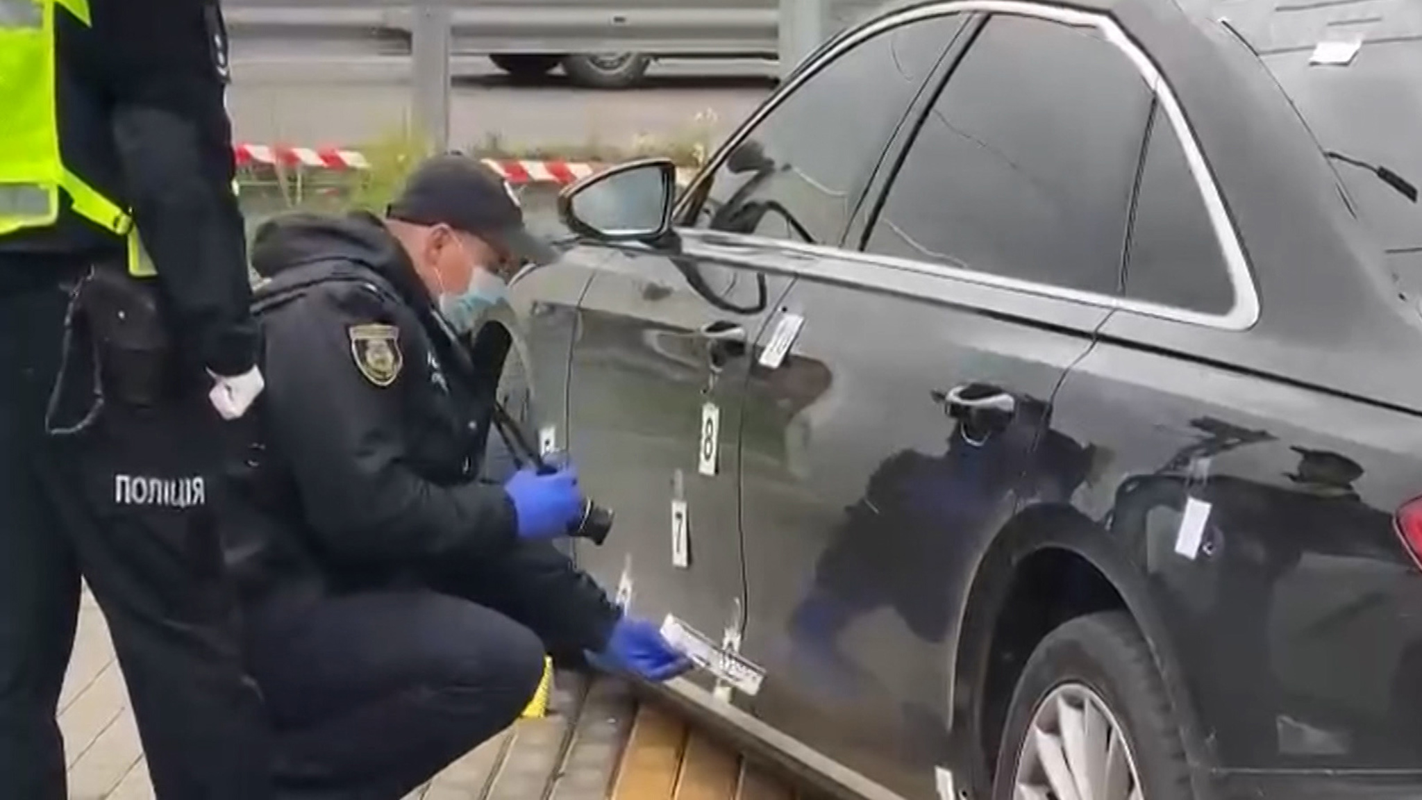 В духе бандитских разборок: кто и почему покушался на советника Зеленского