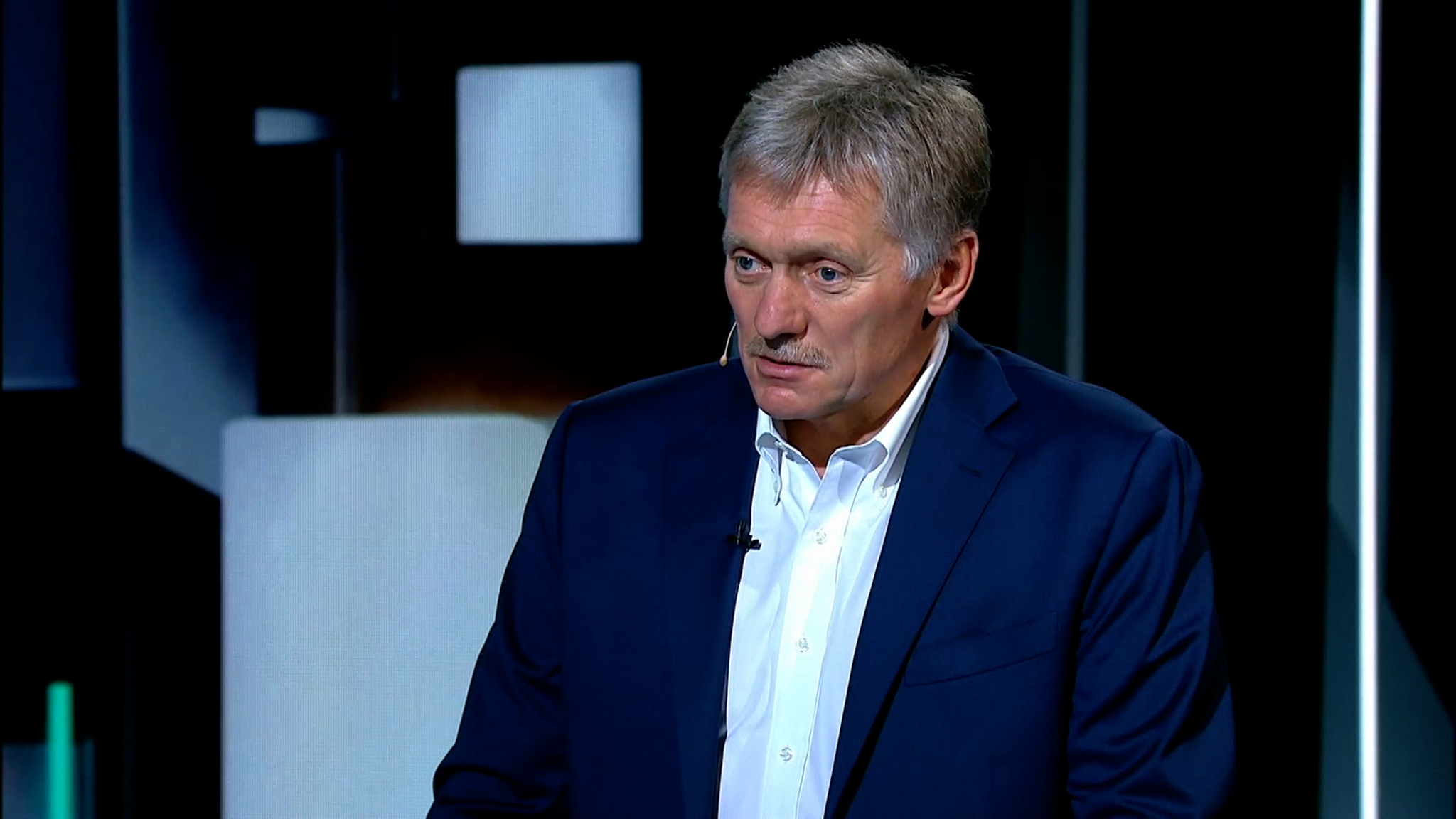 Песков: Кремль не считает, что контракт "Газпрома" с Венгрией нарушает права Украины