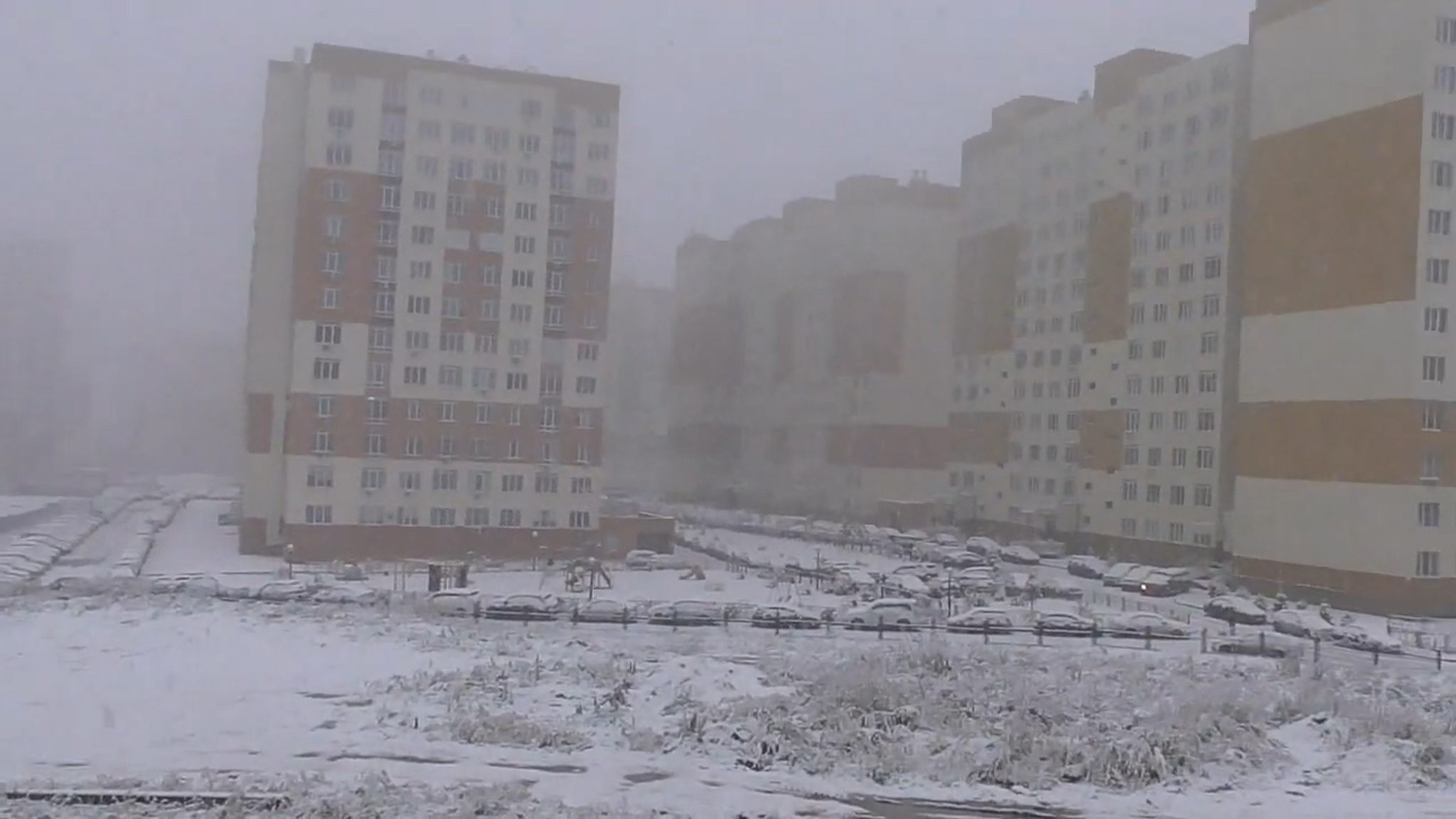 Областную столицу Кузбасса засыпало снегом