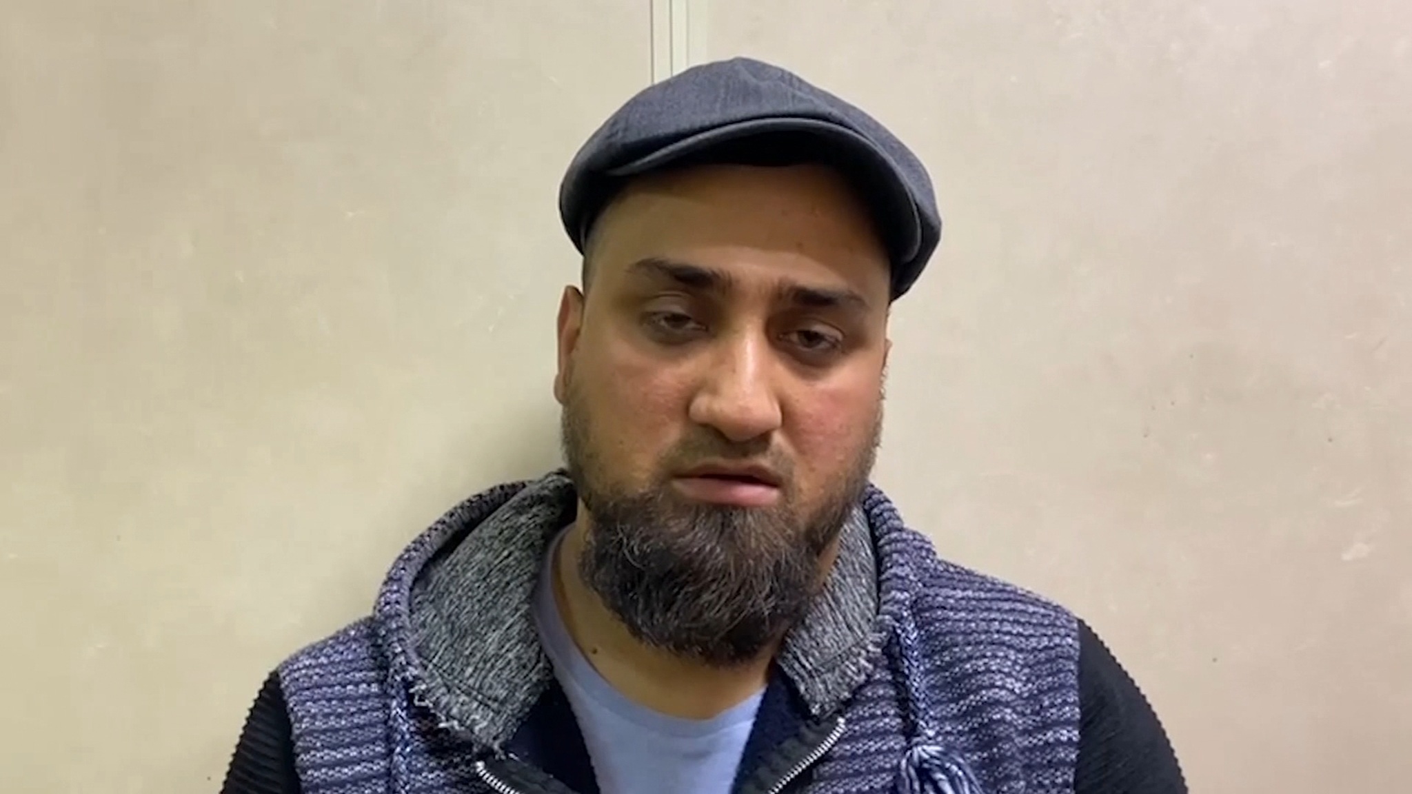 Доломали крышу и обманули на полмиллиона: под Петербургом поймали рабочих-мошенников