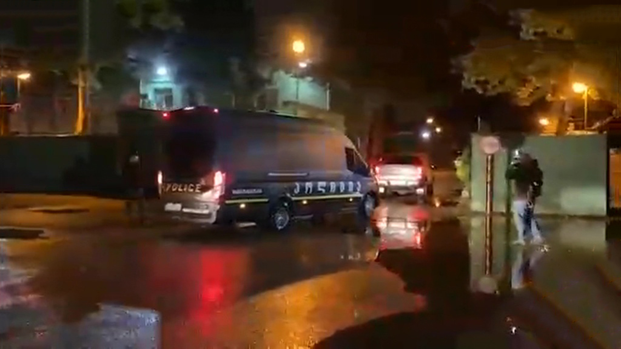 Саакашвили поймали и отправили в тюрьму