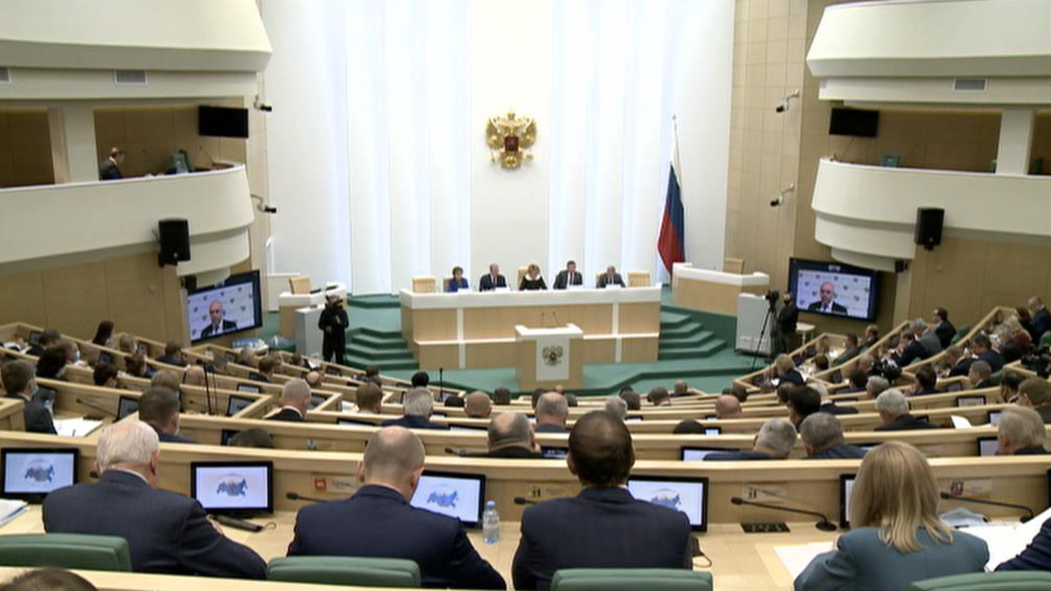 Около 4 трлн рублей пойдет на реализацию поручений президента