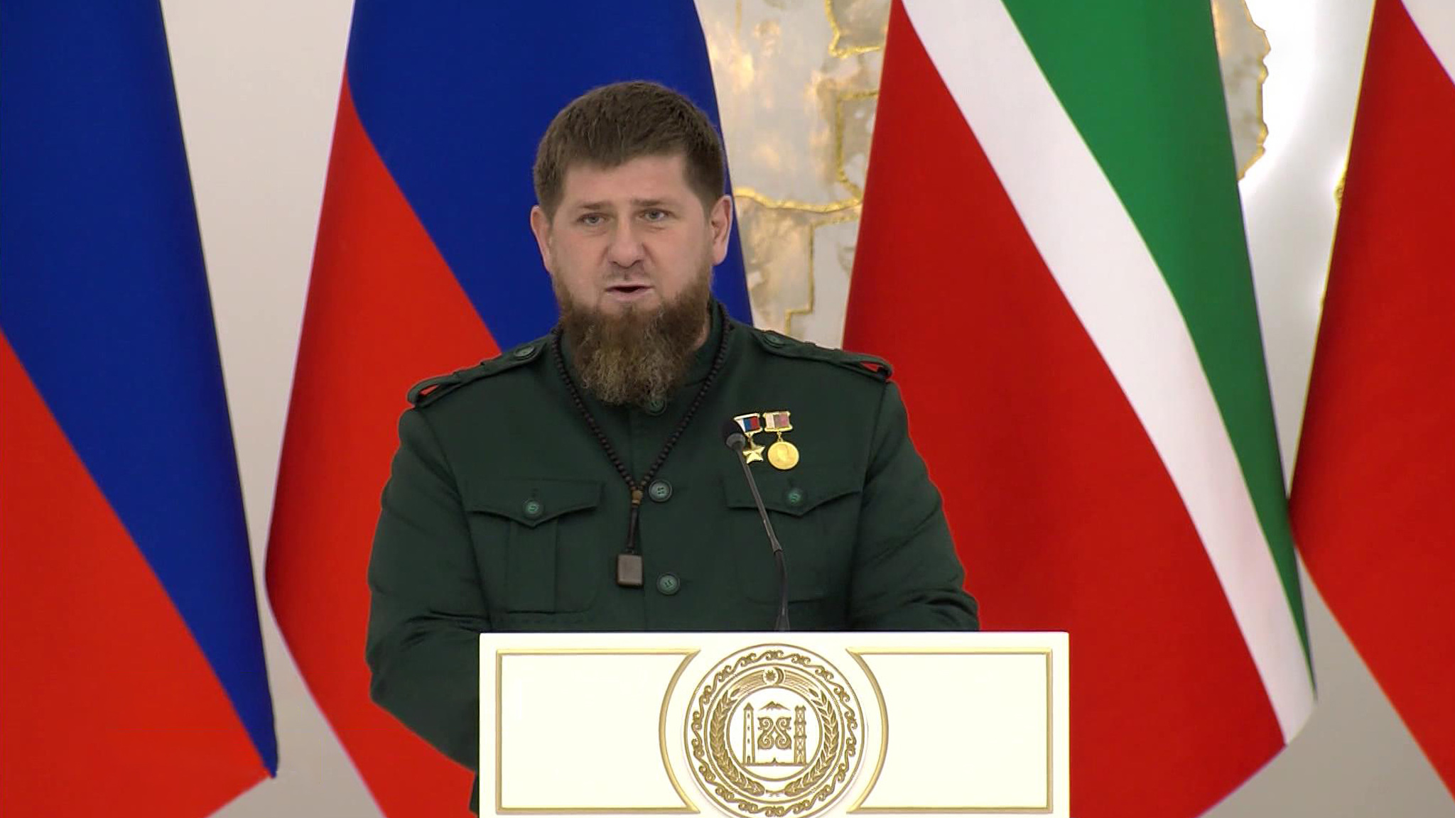 Кадыров прослезился, вспоминая об отце