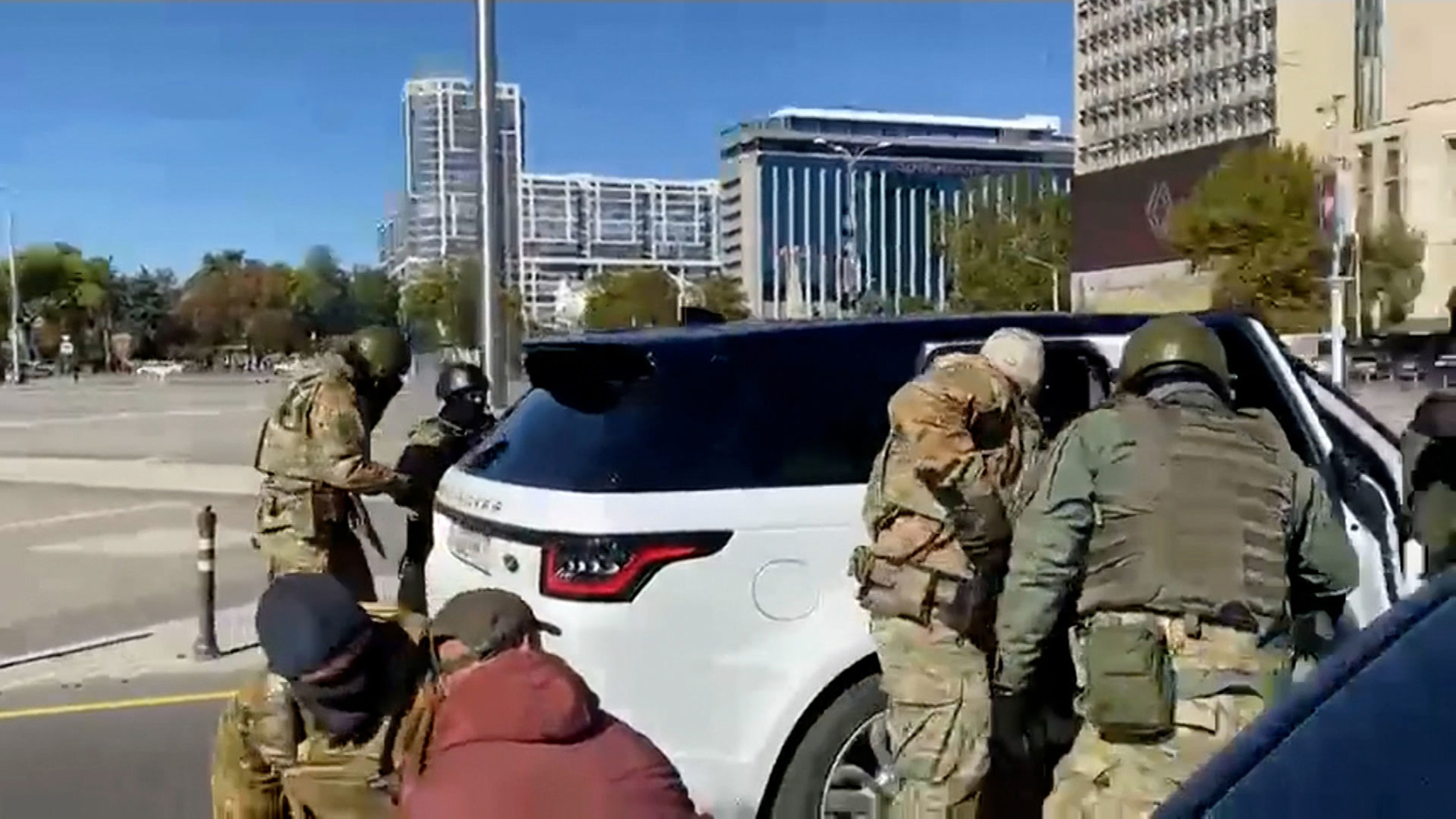 Запись регистратора помогла усмирить "обочечника"
