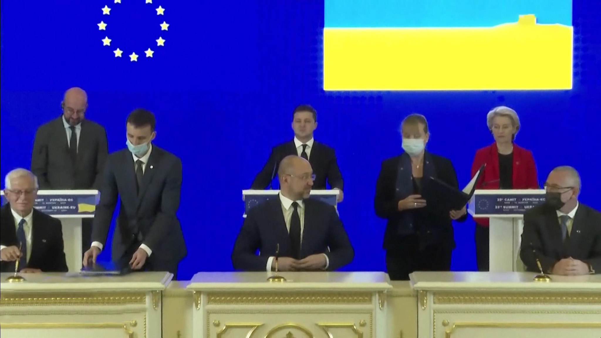 Суд над Медведчуком и европереговоры Зеленского