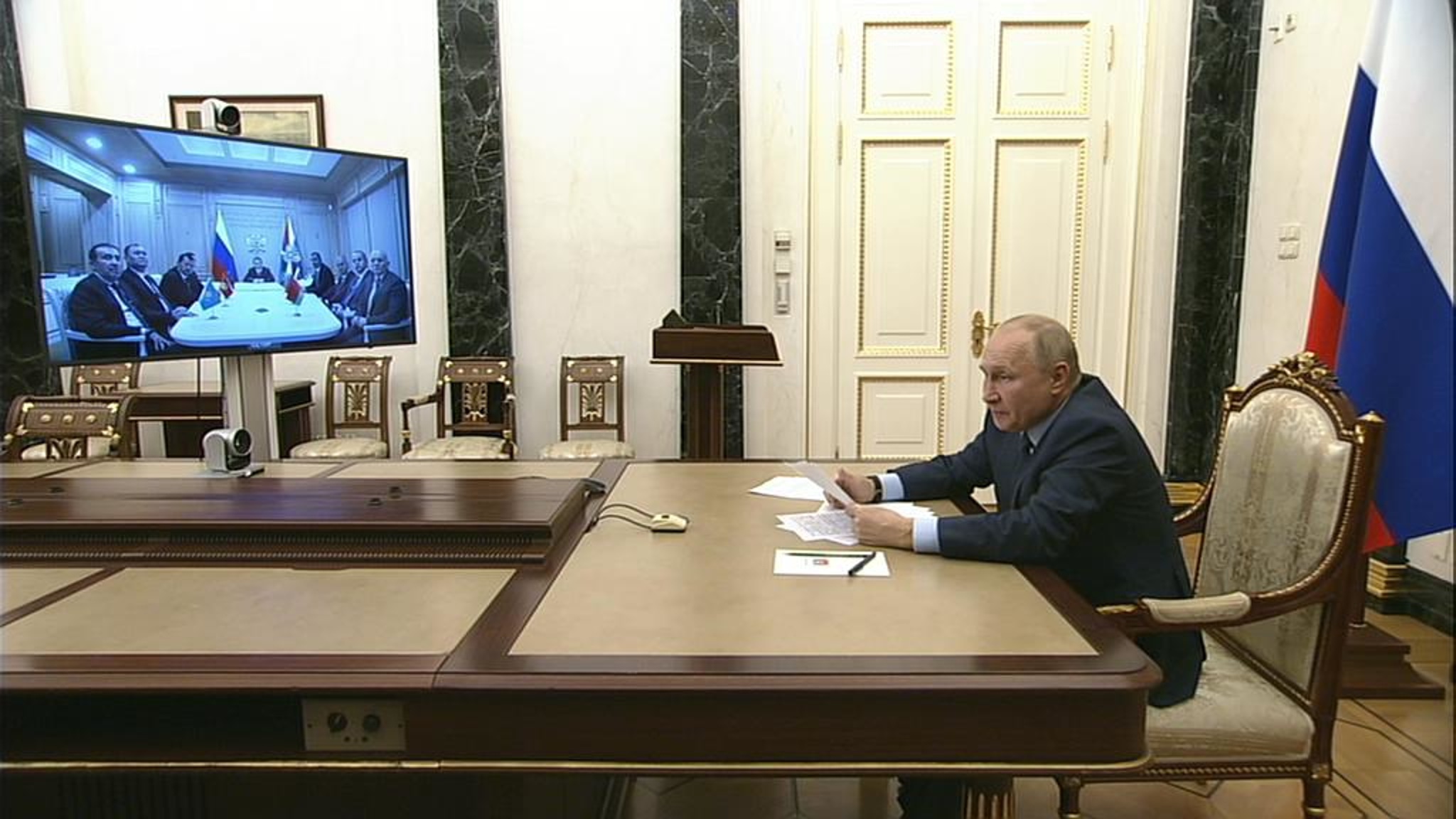 Путин в режиме видеоконференции провел встречу с главами спецслужб стран СНГ