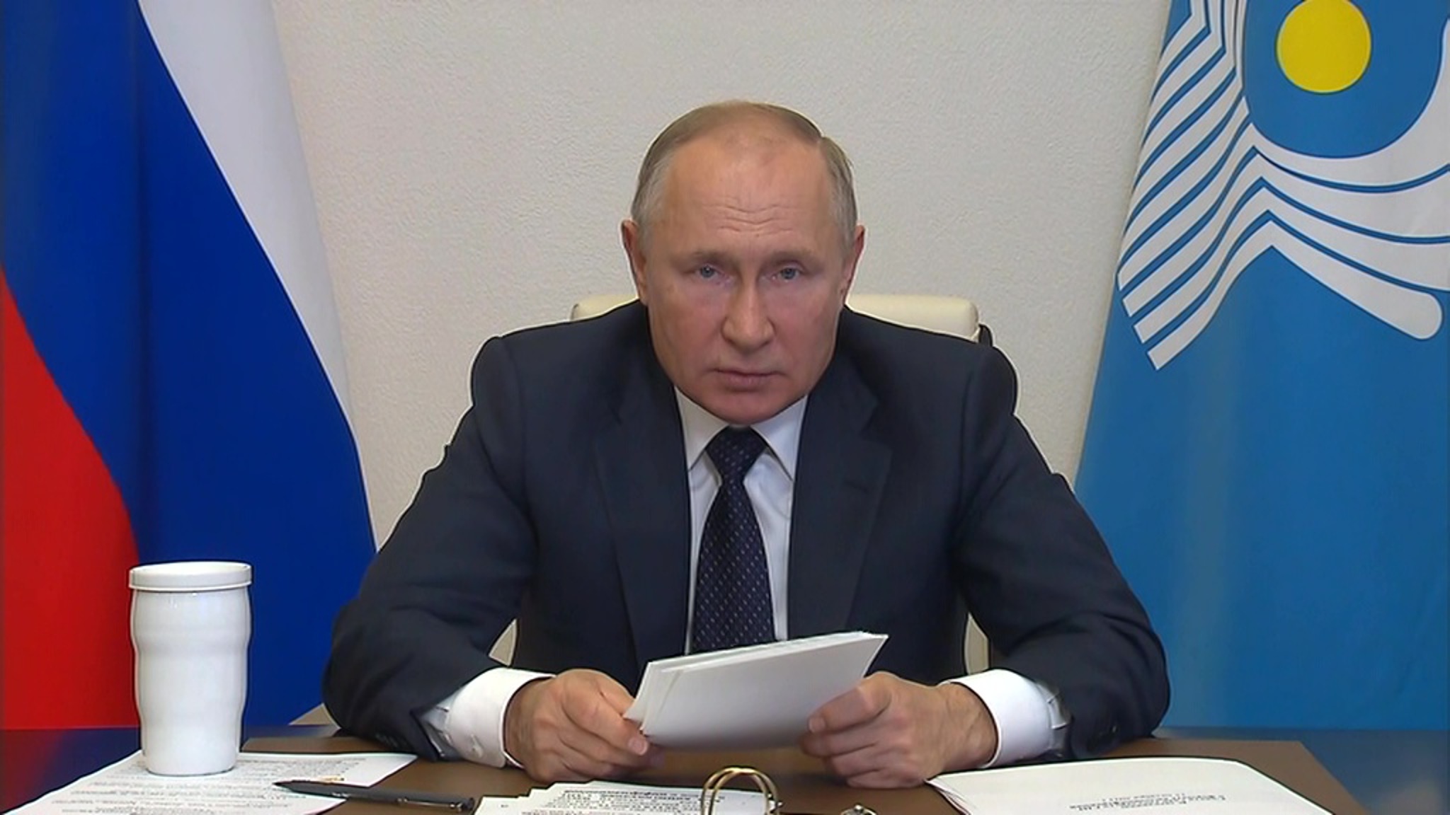 Путин объяснил, что нужно мигрантам для легкой адаптации