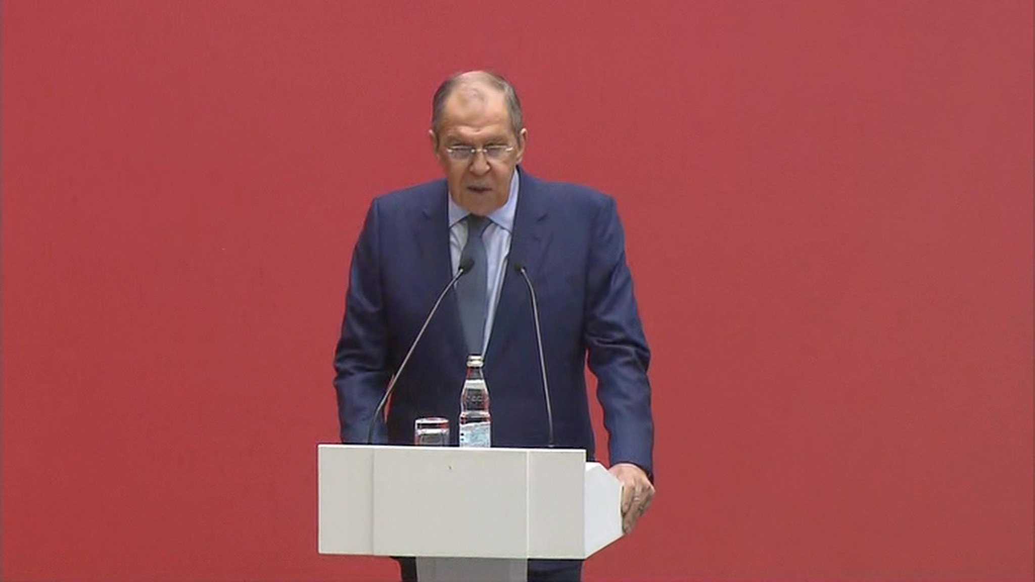 Лавров назвал бесперспективными попытки Запада расколоть наших соотечественников