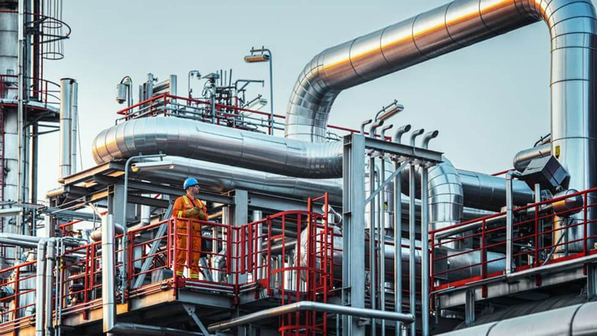 Мировые цены на нефть ускорили рост до 1%