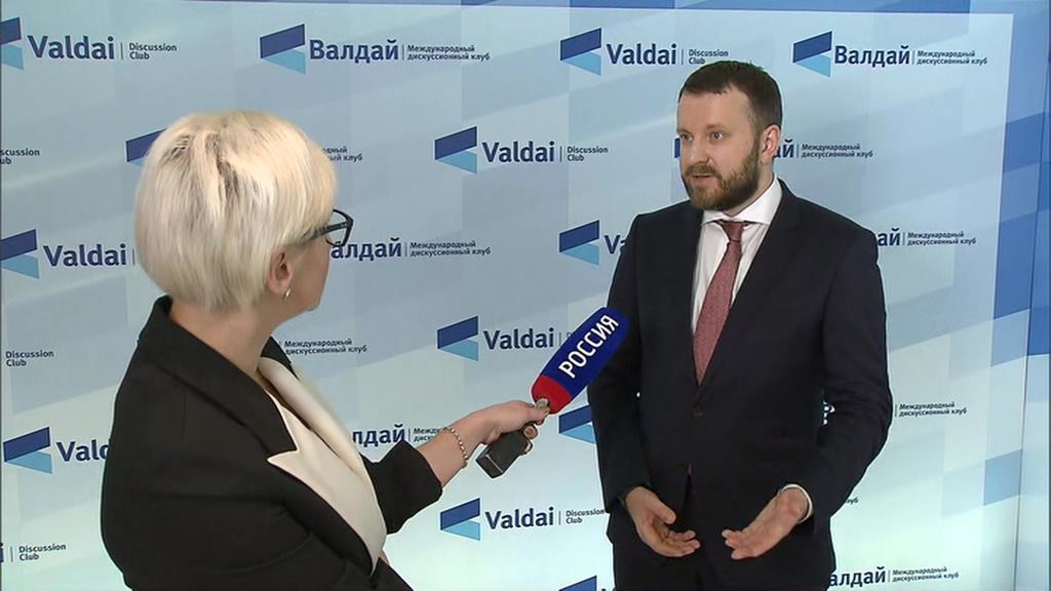 Орешкин: нерабочая неделя совпадает с обычным спадом бизнес-активности в ноябре