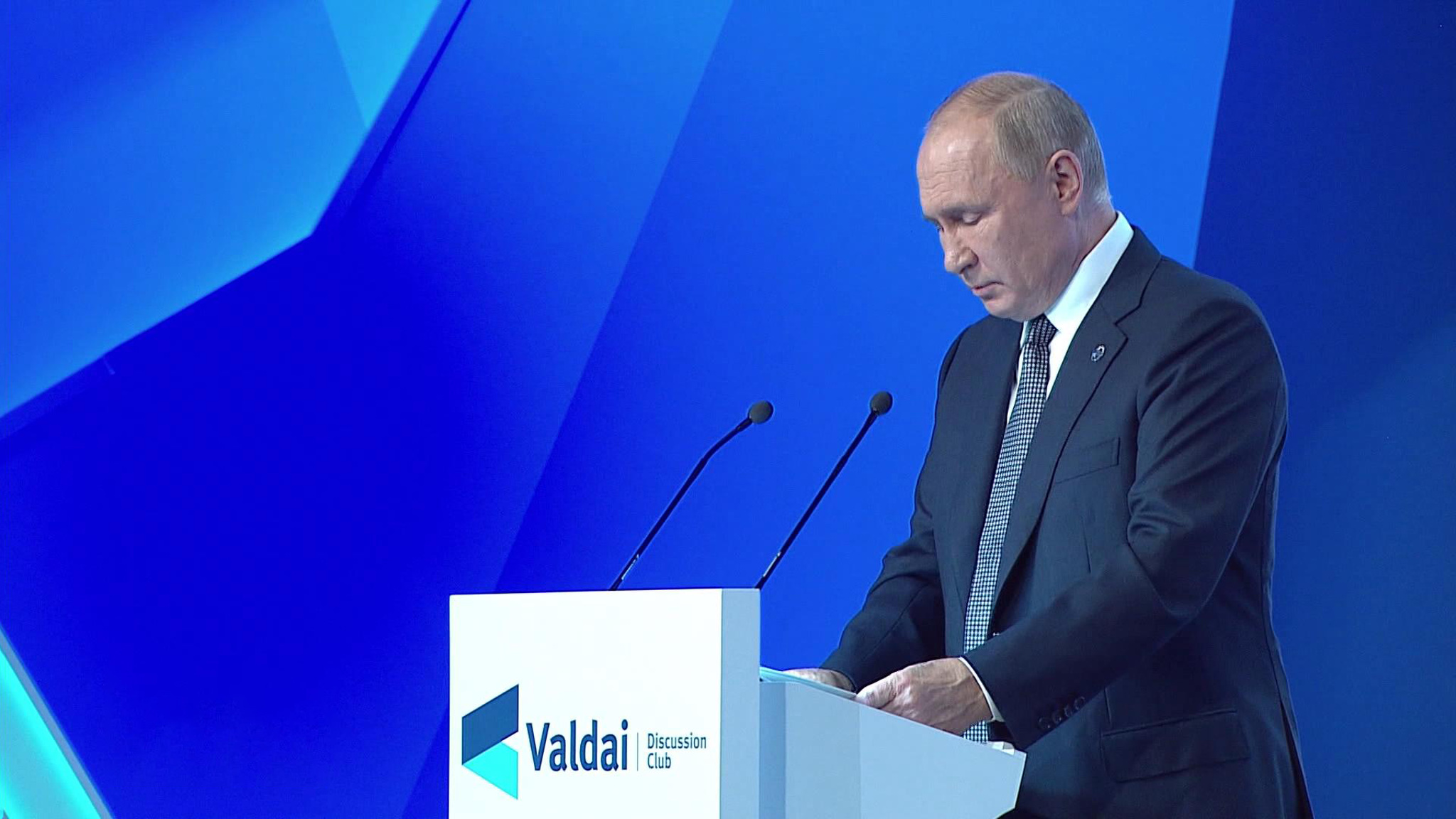 Изменения в мире и путь России: о чем говорил Путин на заседании клуба "Валдай"
