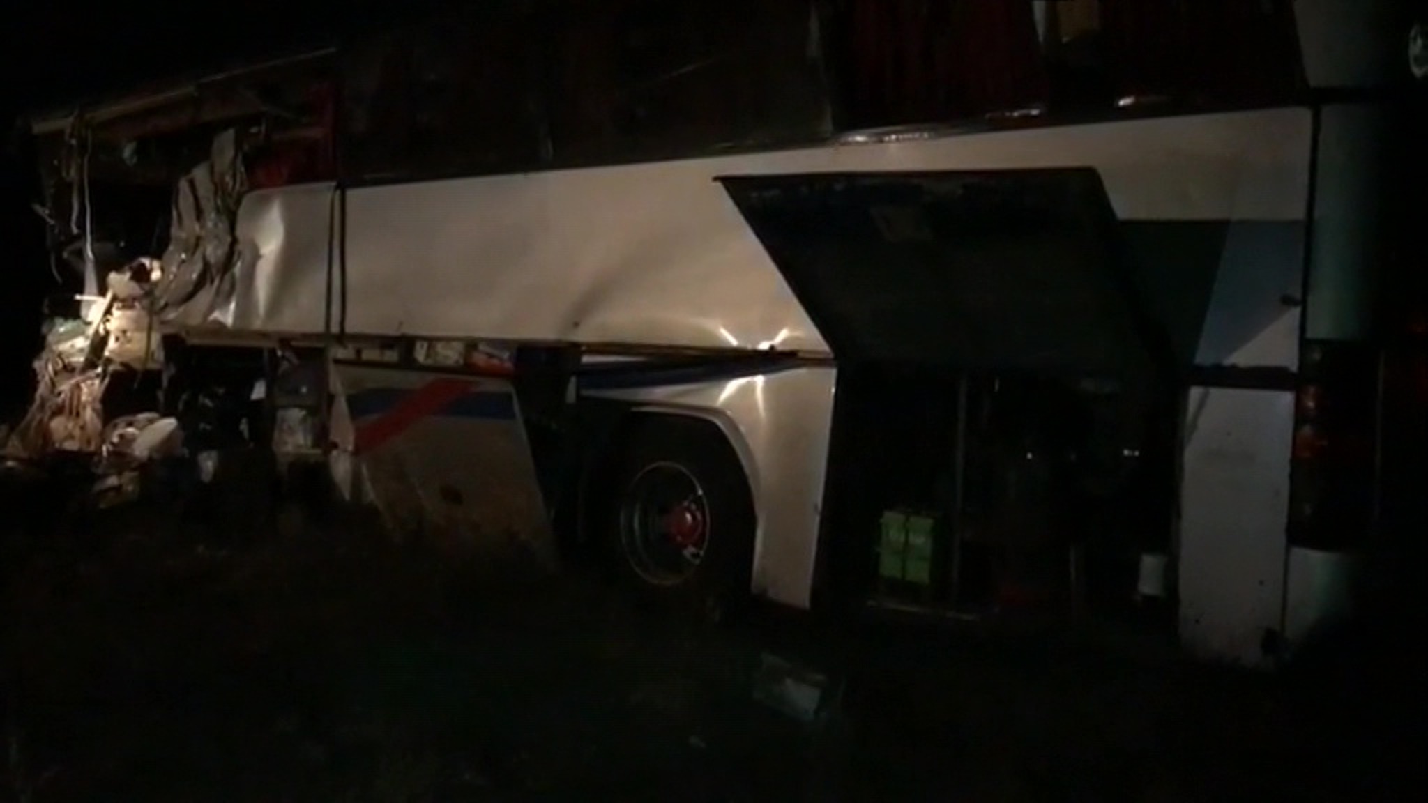 В ДТП с пассажирским автобусом в Калмыкии погибли 5 человек