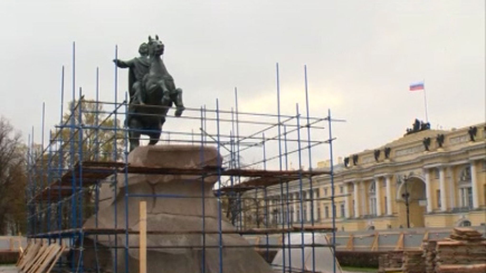 В Санкт-Петербурге началась реставрация Медного всадника