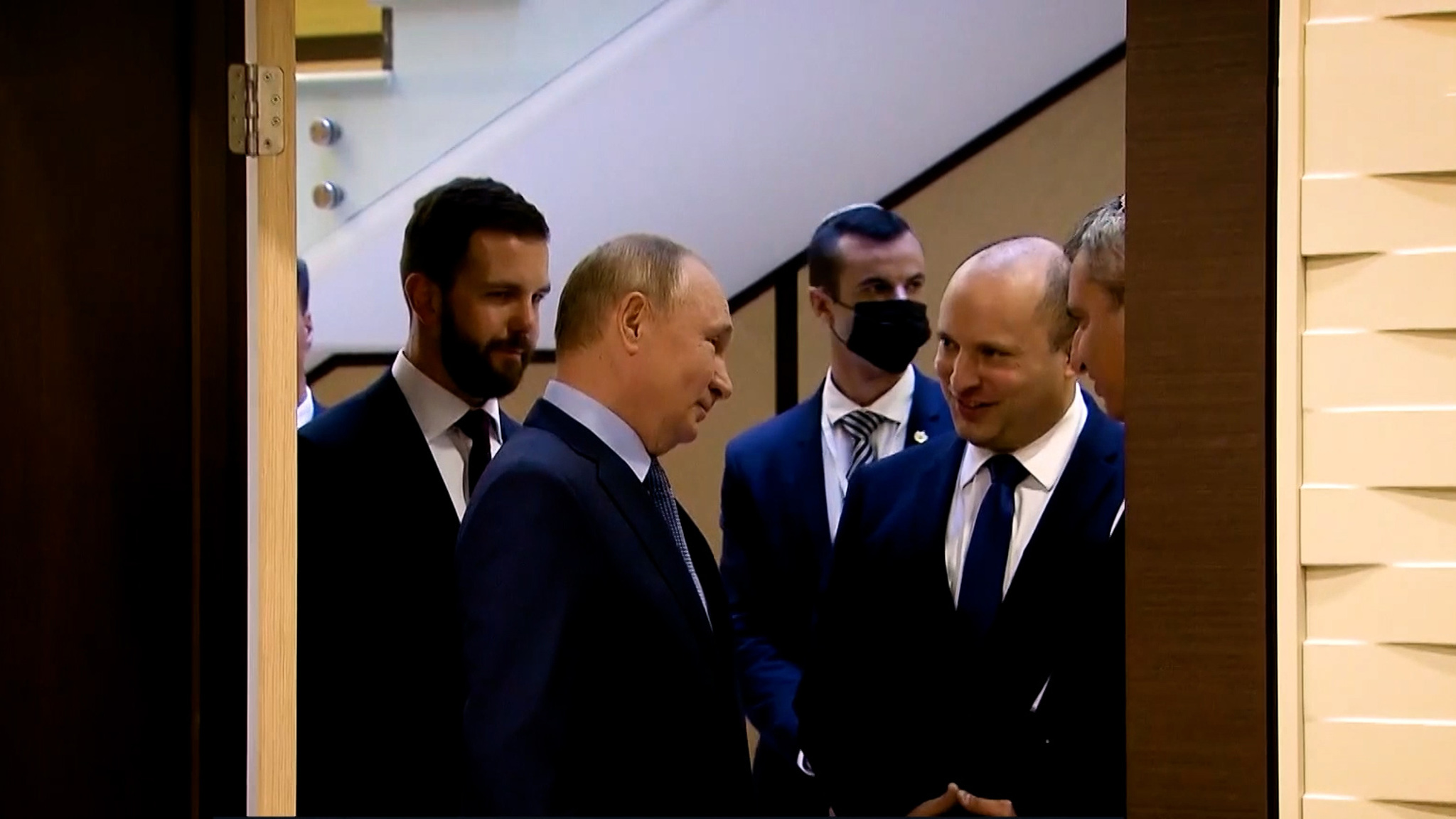 Беннет пообещал Путину приехать с женой и детьми