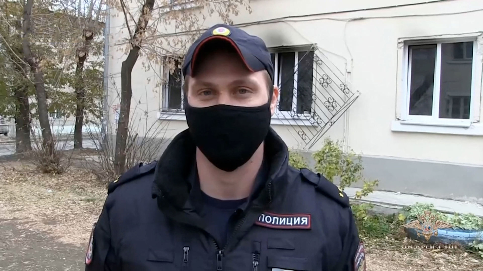 В Екатеринбурге полицейские спасли из огня детей и пенсионерку