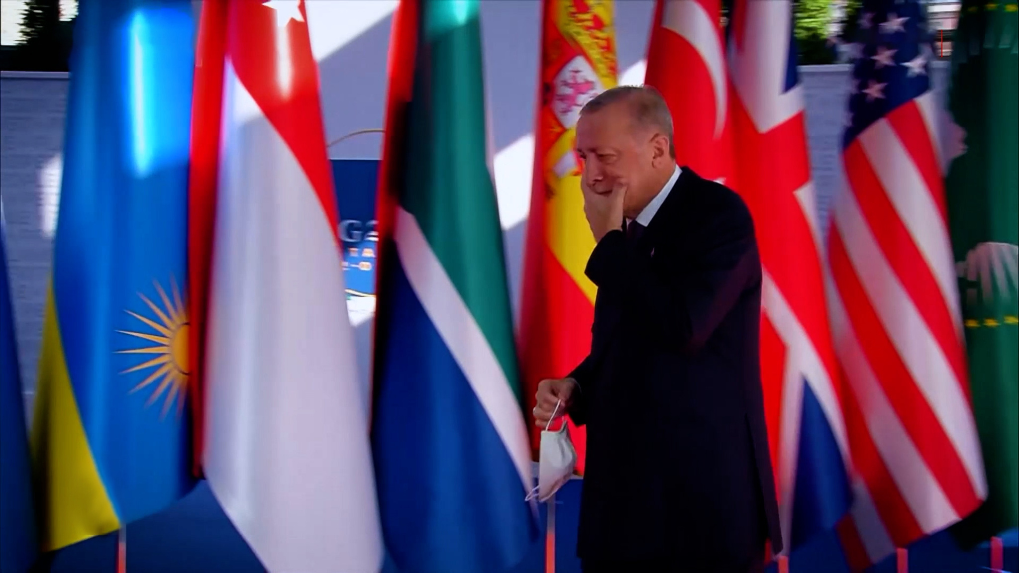 G20: кулаки Меркель, лицо Эрдогана и замечание Путина