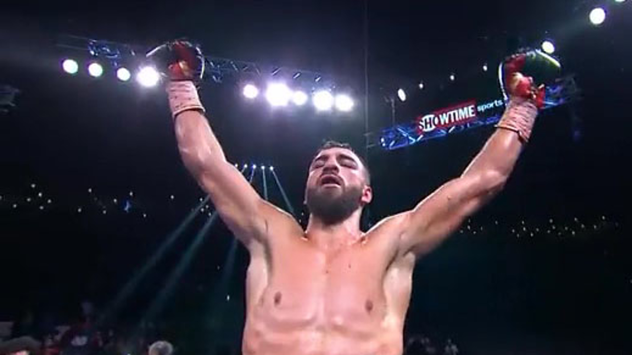 Бокс. Раджаб Бутаев выиграл титул чемпиона мира WBA