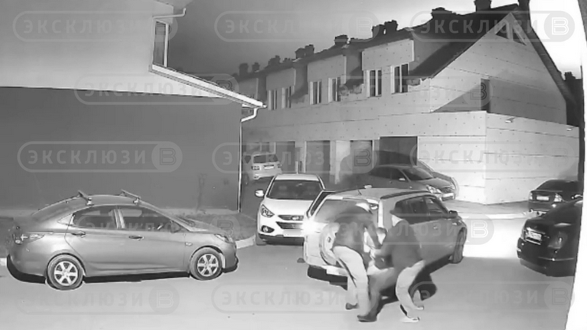 В Новосибирске камера зафиксировала похищение мужчины