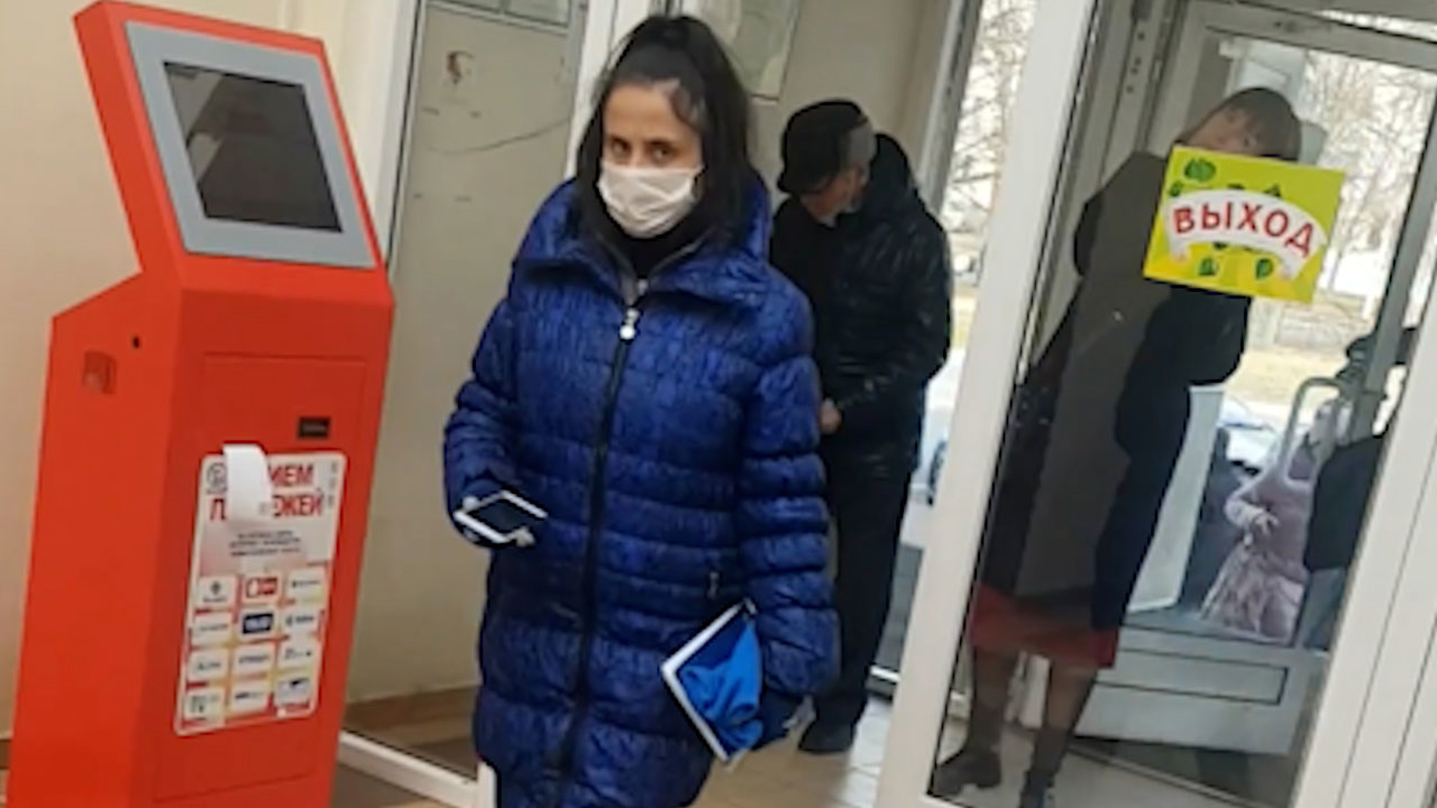 В Нижнекамске противники QR-кодов захватили ТЦ