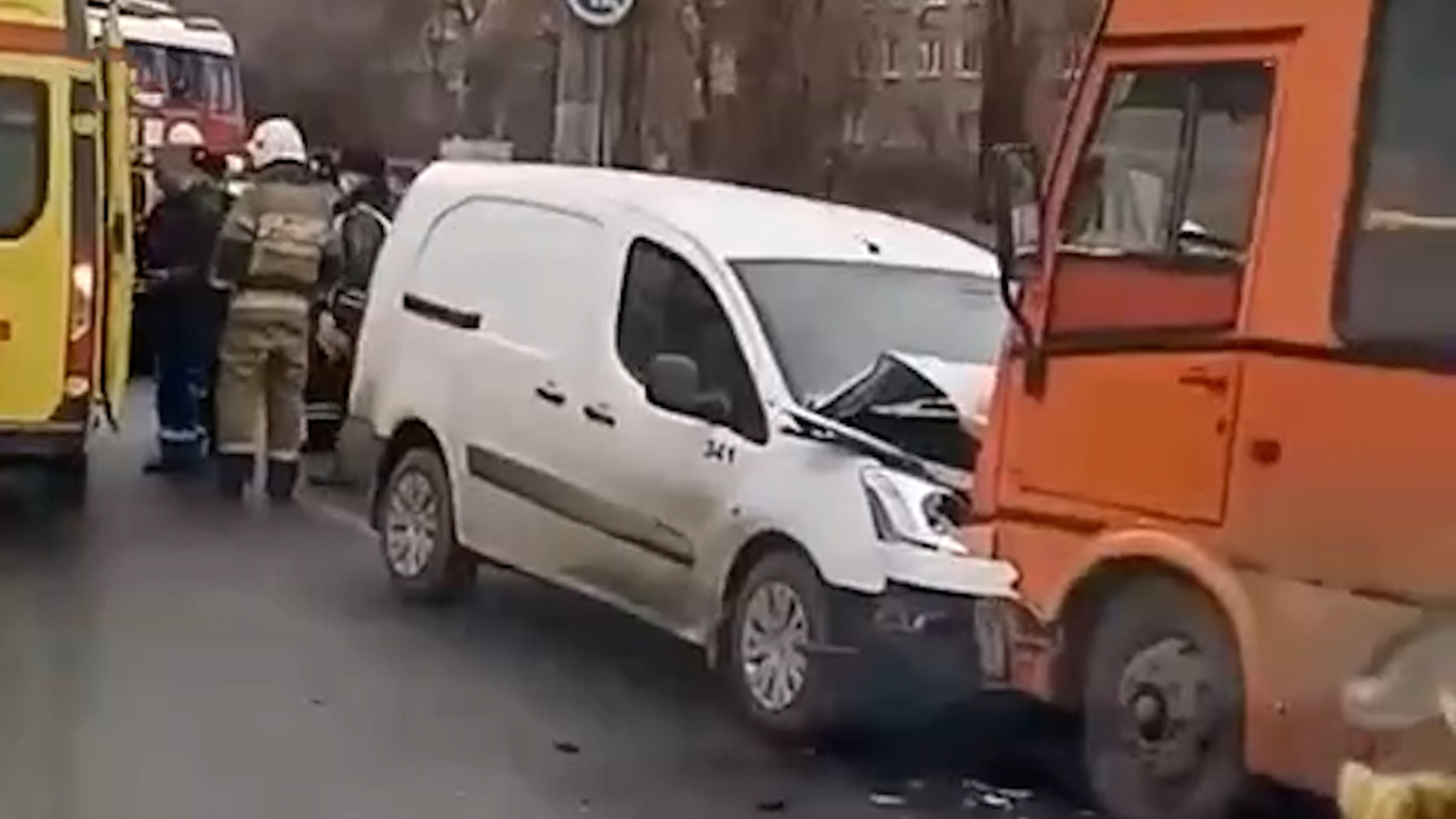 В Нижнем Новгороде произошло лобовое столкновение