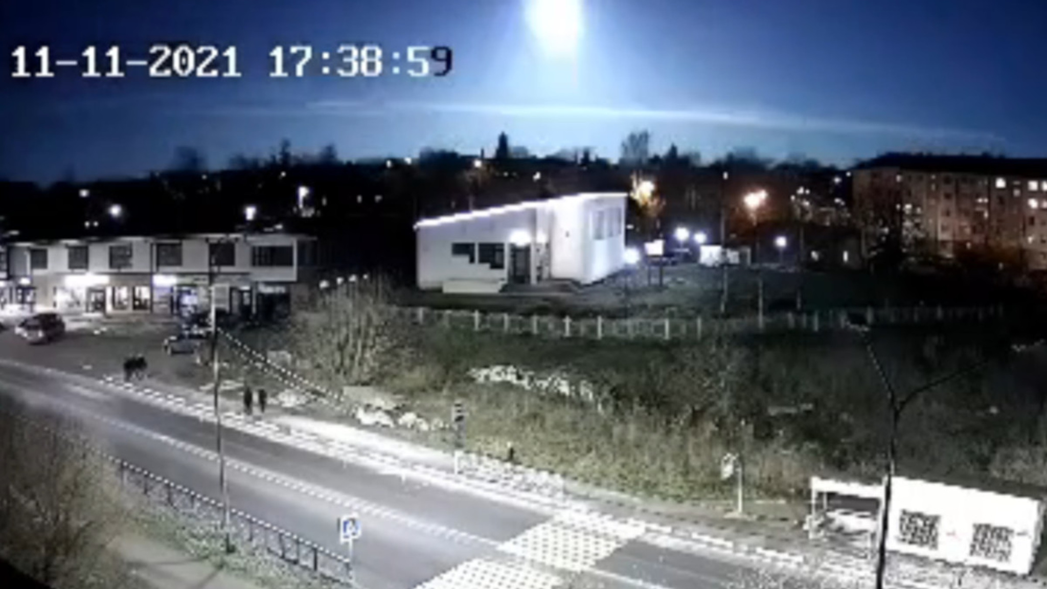 Болид, который пролетел над Петербургом, не представляет опасности