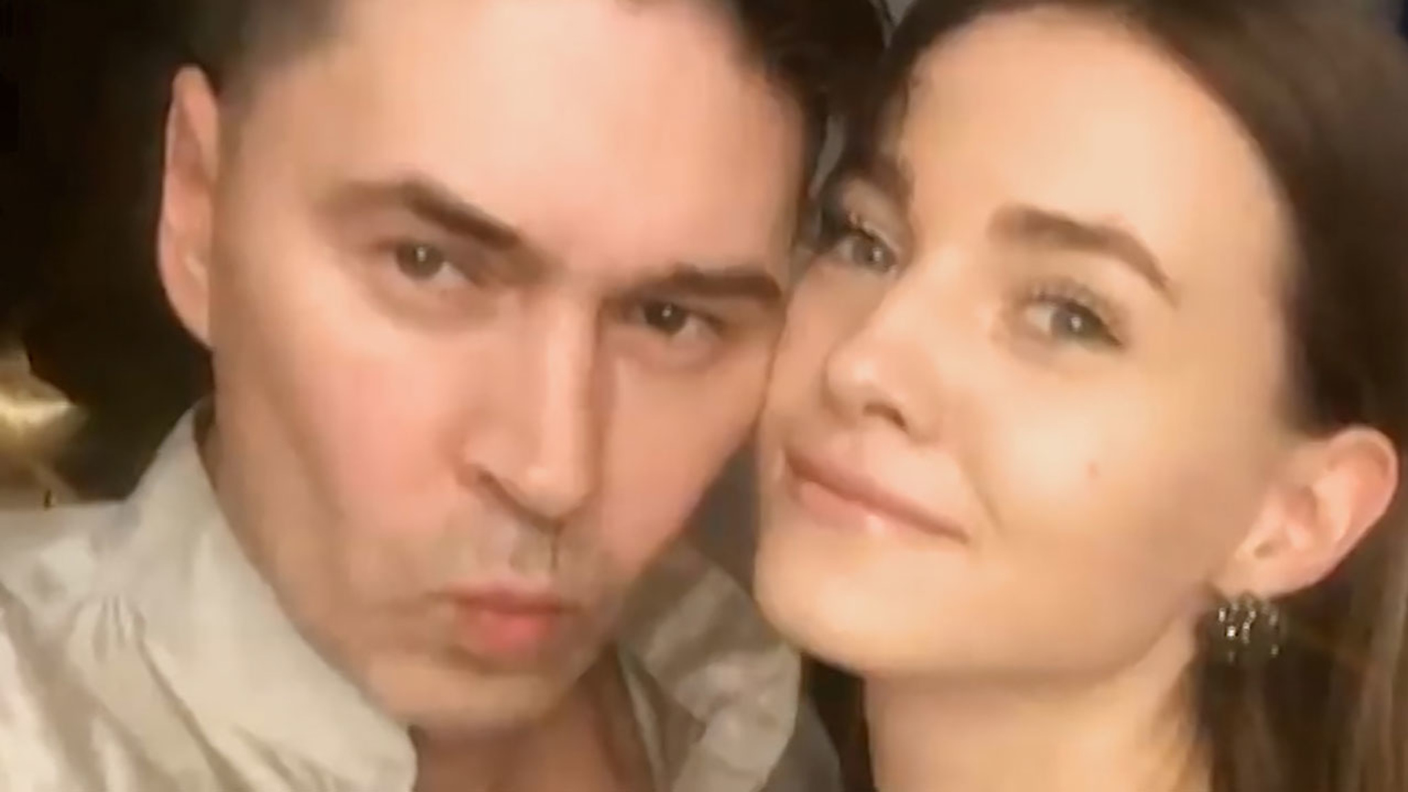 "Оля – это мой тыл": солист "На-На" рассказал о браке с поклонницей