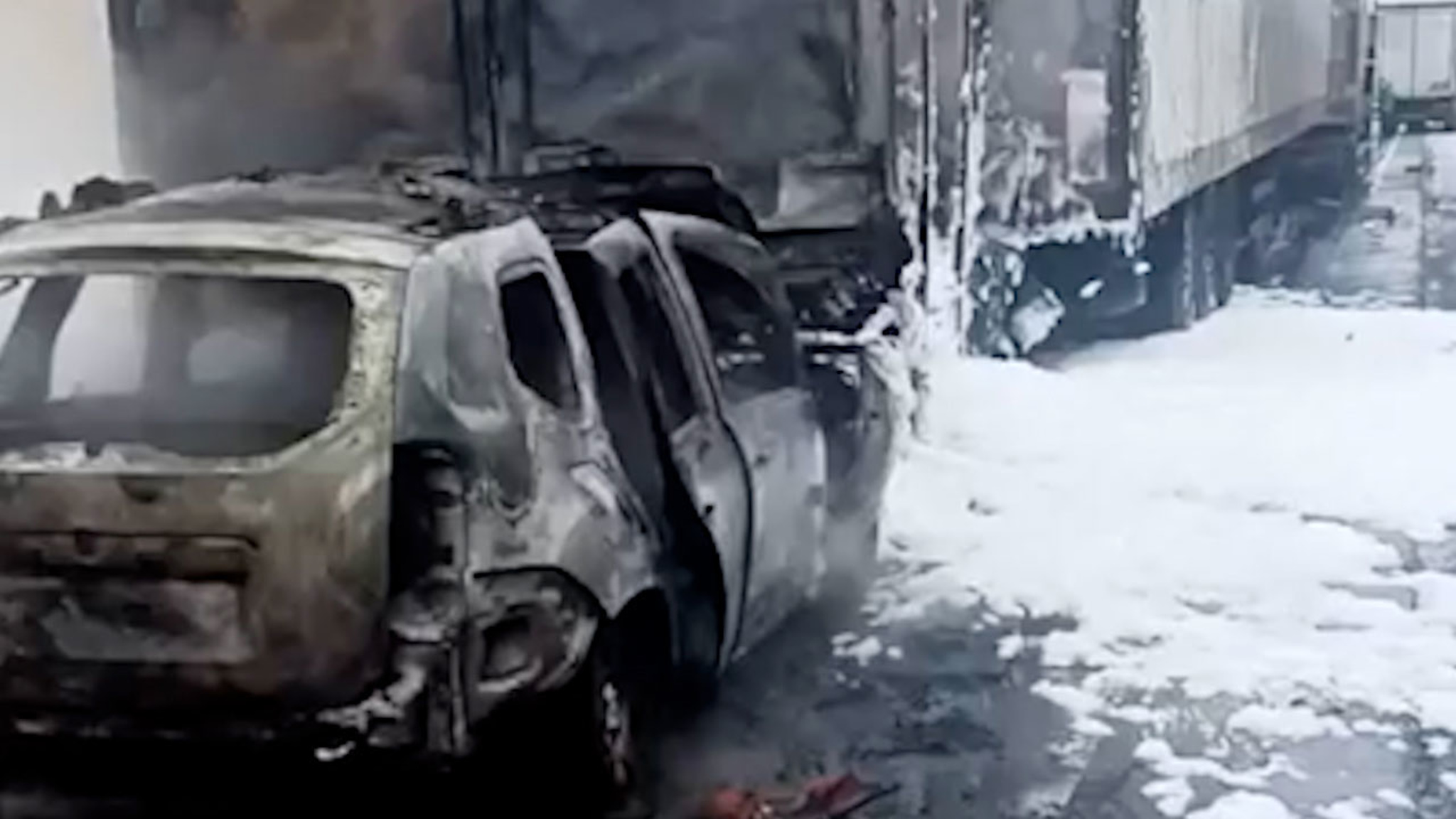 Пять грузовиков и машина столкнулись в Нижегородской области