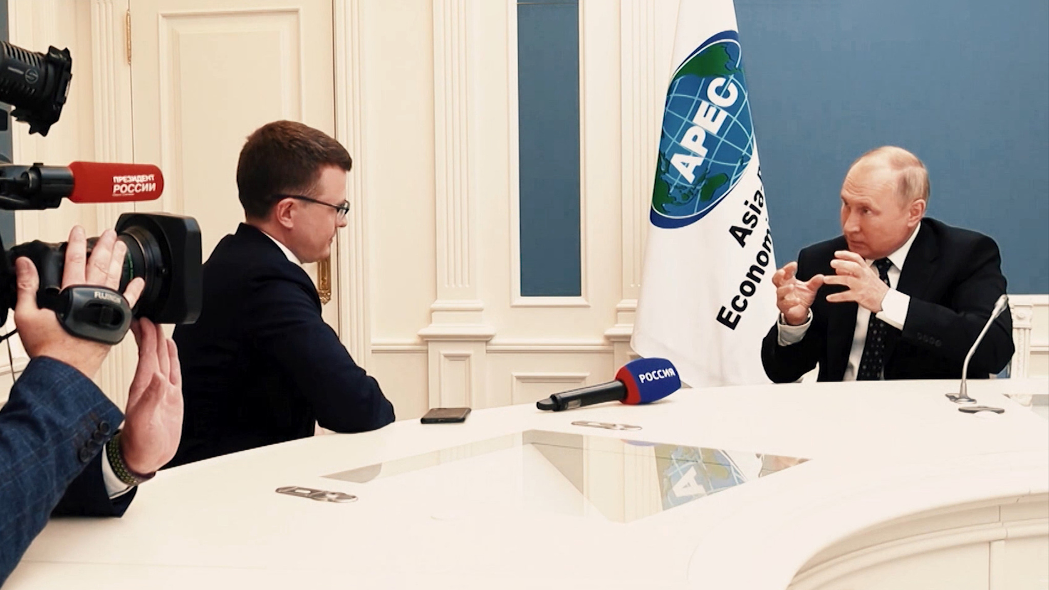 Кто виноват в миграционном кризисе: президент ответил на обвинения