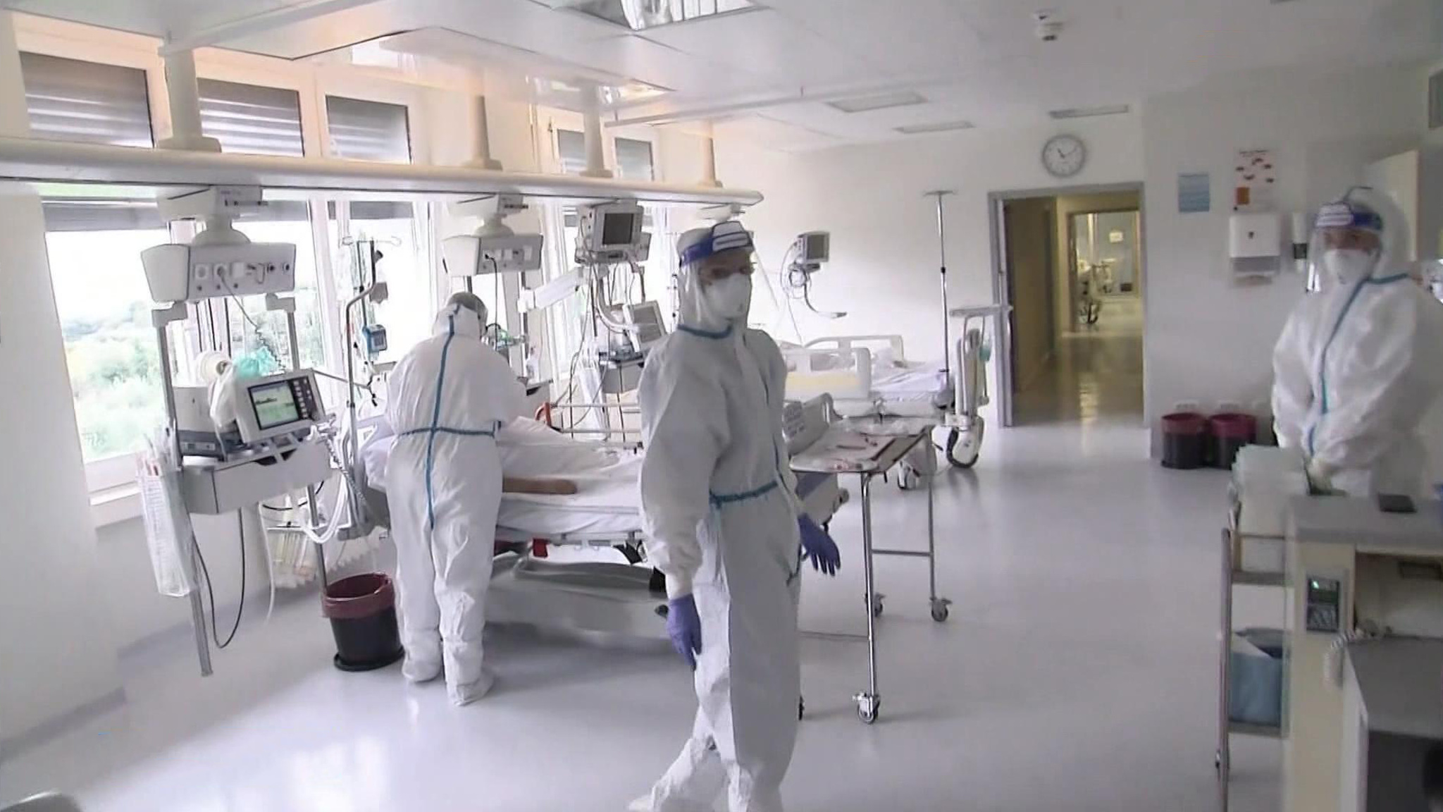 Толерантность к непривитым – ноль:  в четвертую волну слово "обязательно" начинает работать