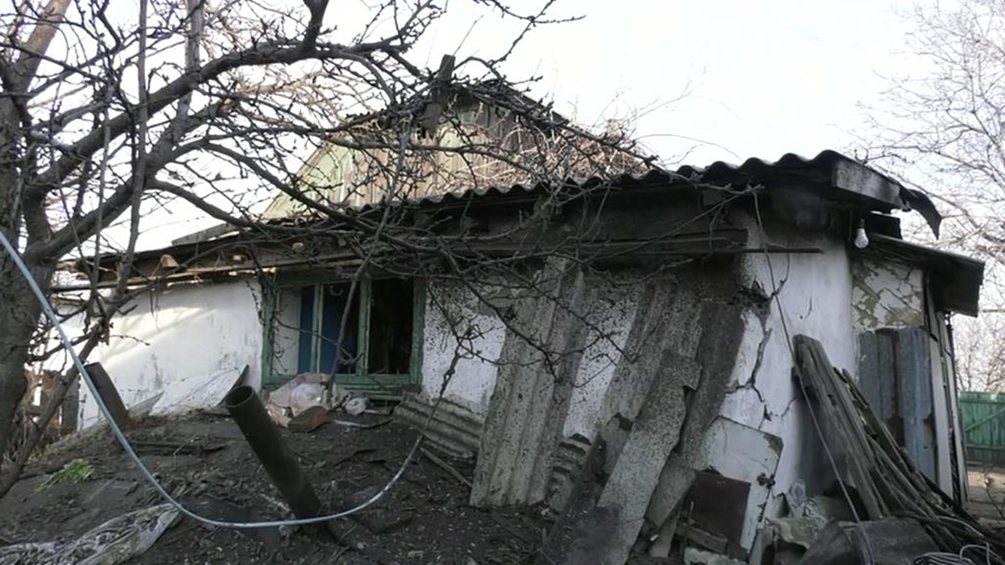 ВСУ открыли огонь по Ясиноватой: под огонь попала пожарная часть