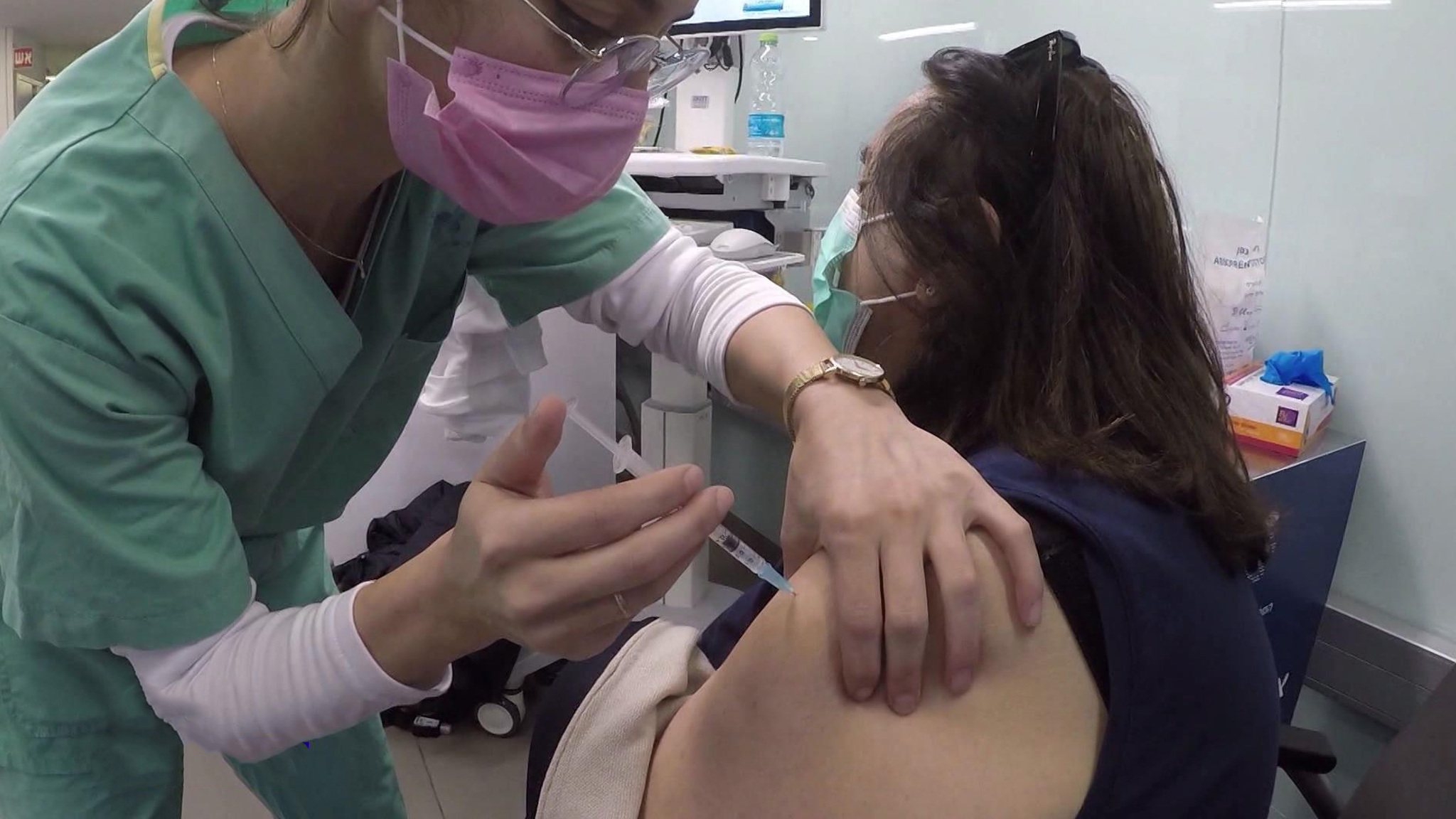 Вакцинация: от нее зависит жизнь близких и будущее страны