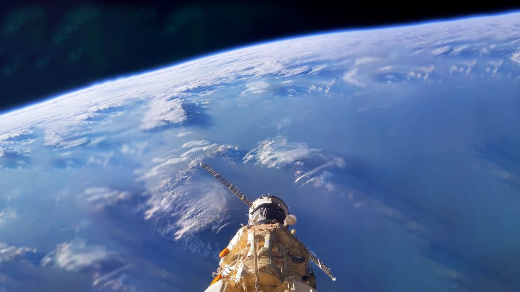 Юлия Пересильд опубликовала видео из космоса