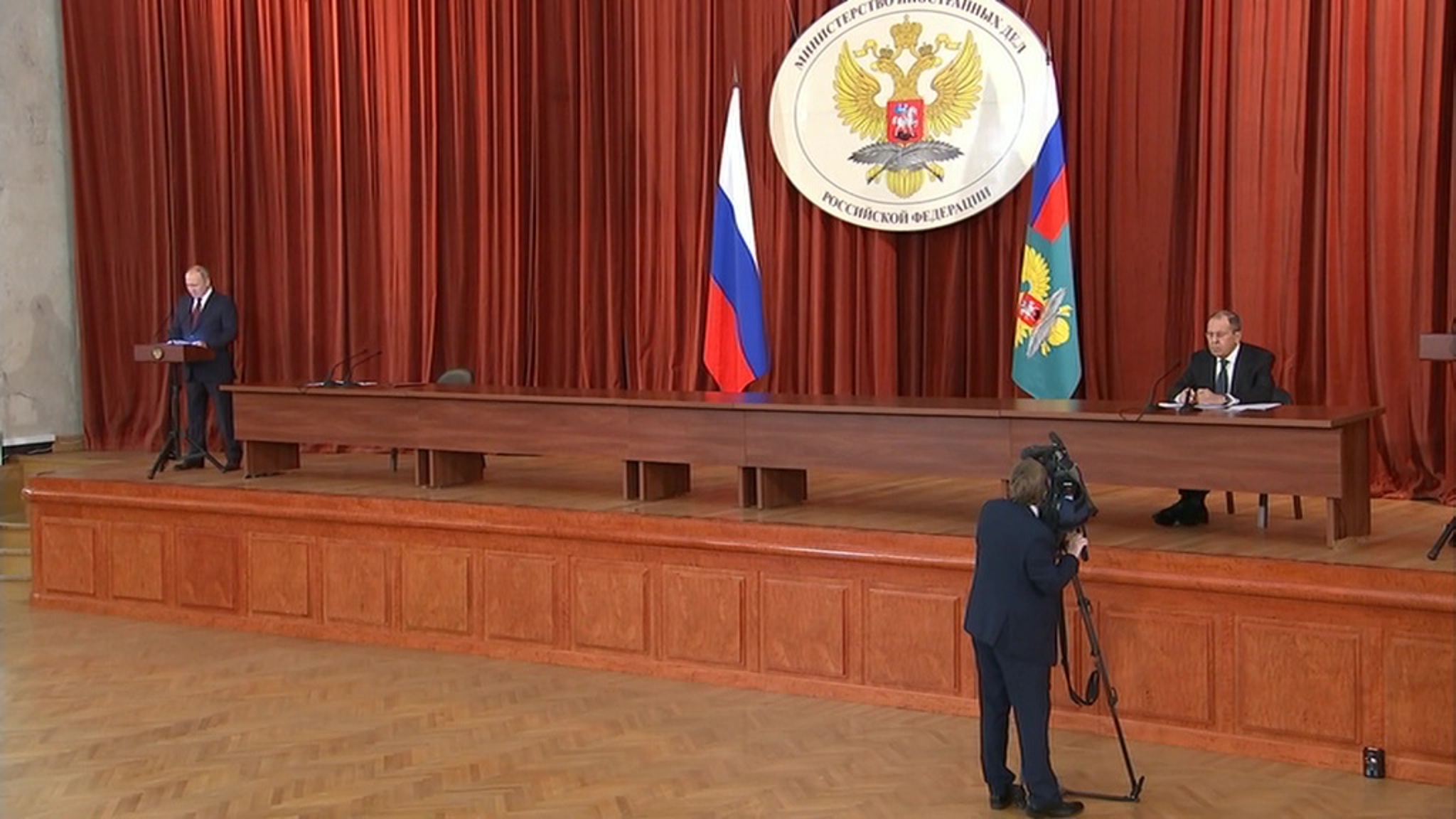 Путин: Россия миролюбива, а Запад обостряет ситуацию