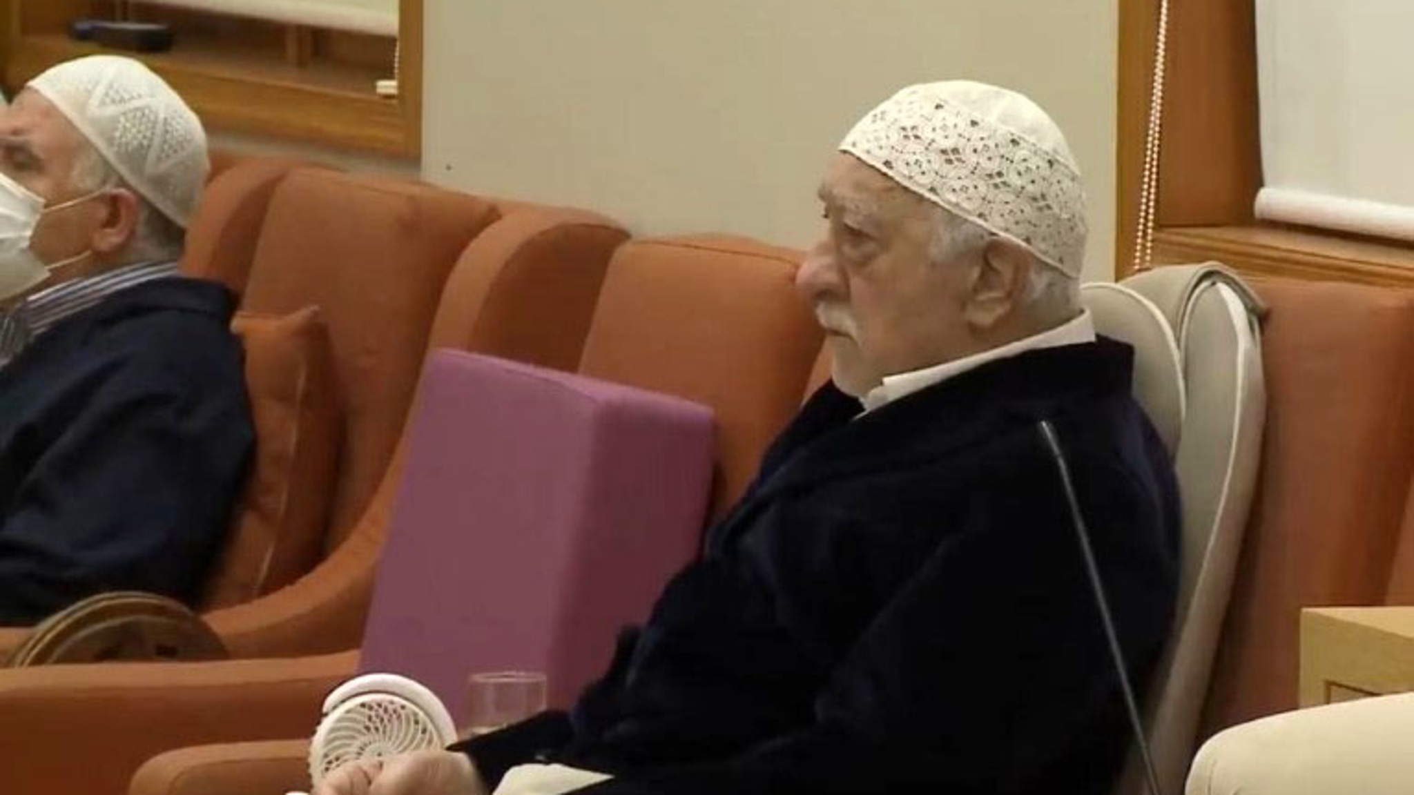 Жив или мертв? Странное видео с Гюленом