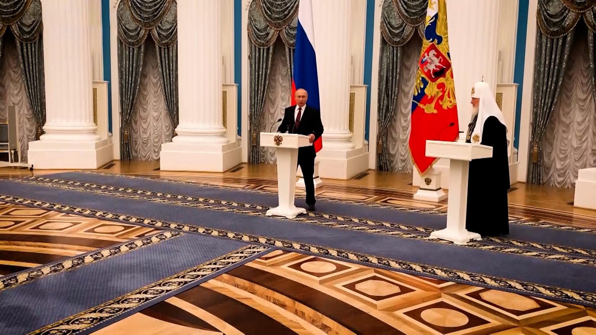 Вызов в Екатерининский зал: как награждали предстоятеля РПЦ