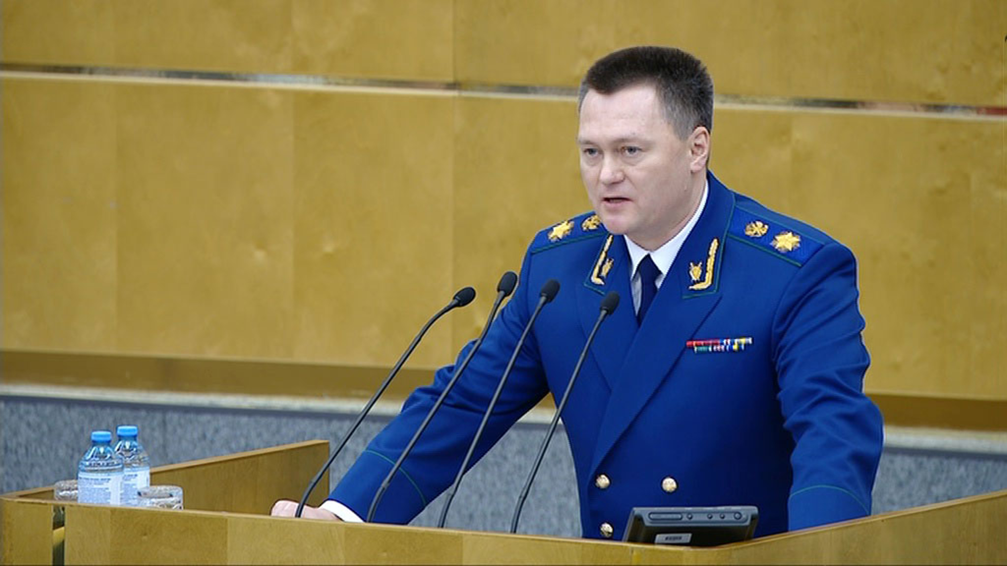 В Госдуме обсуждают лишение неприкосновенности депутата Рашкина