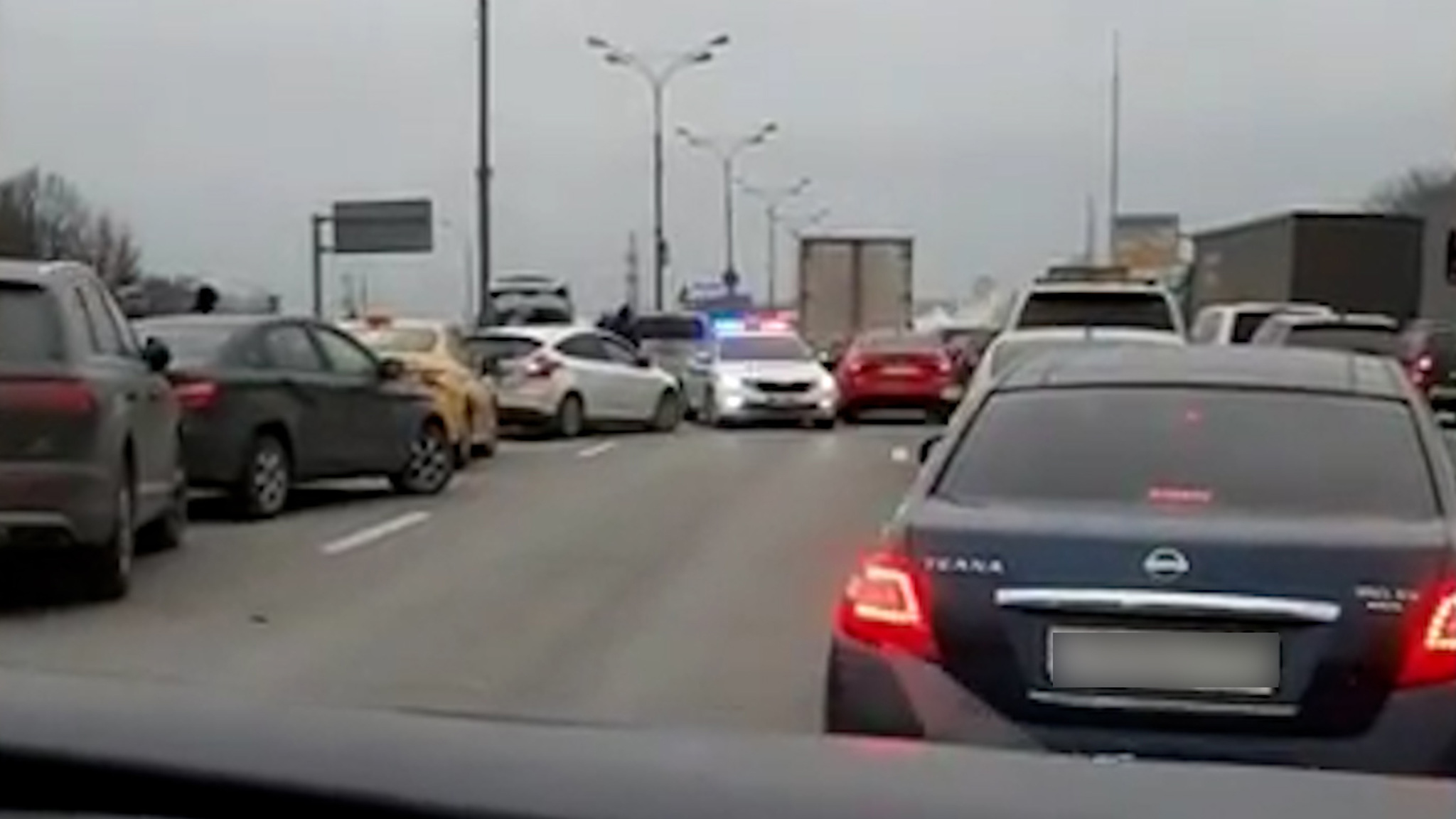 В Москве полицейские применили табельное оружие при задержании наркокурьера