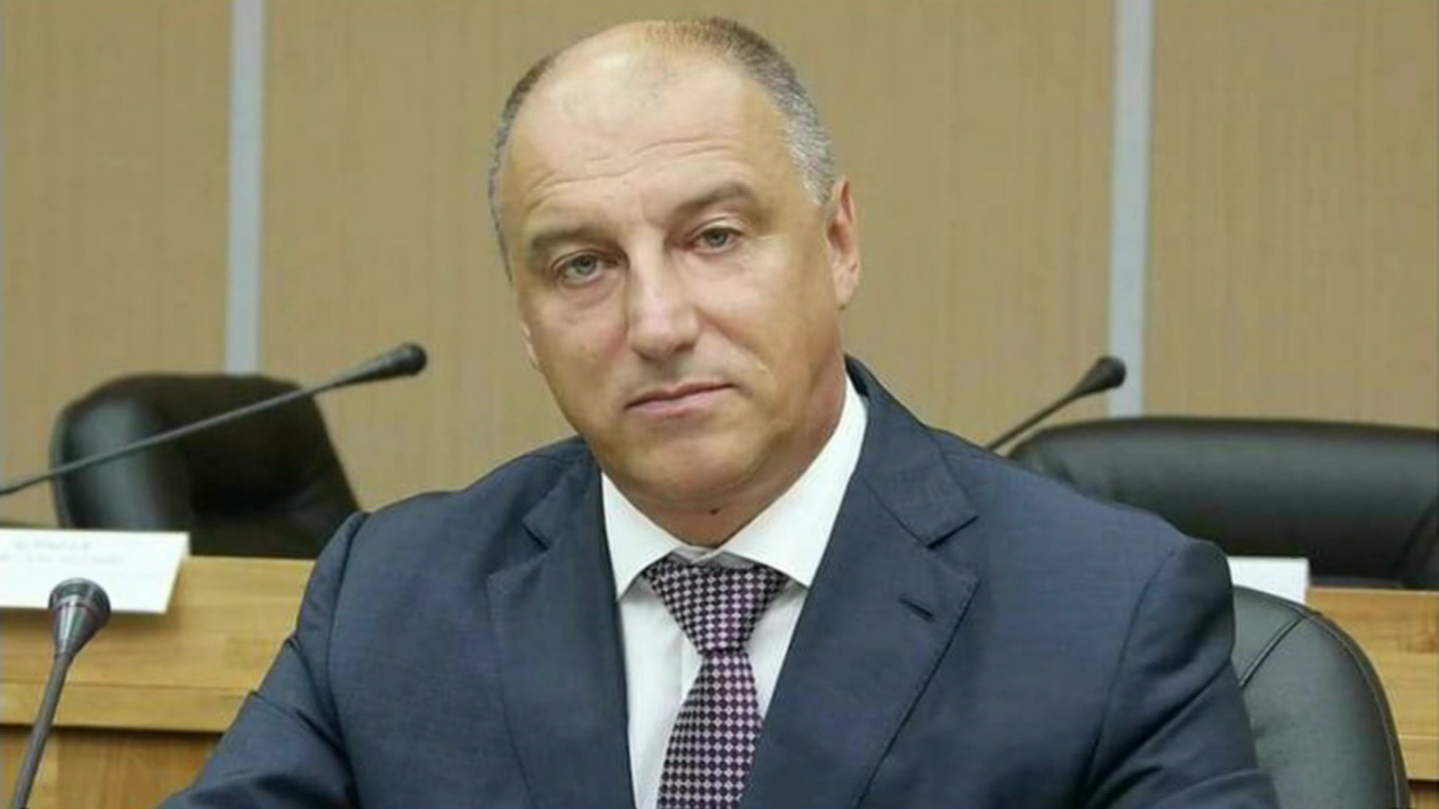 У сбежавшего экс-депутата Сергея Сопчука нашли шкаф с драгоценностями и космического слона