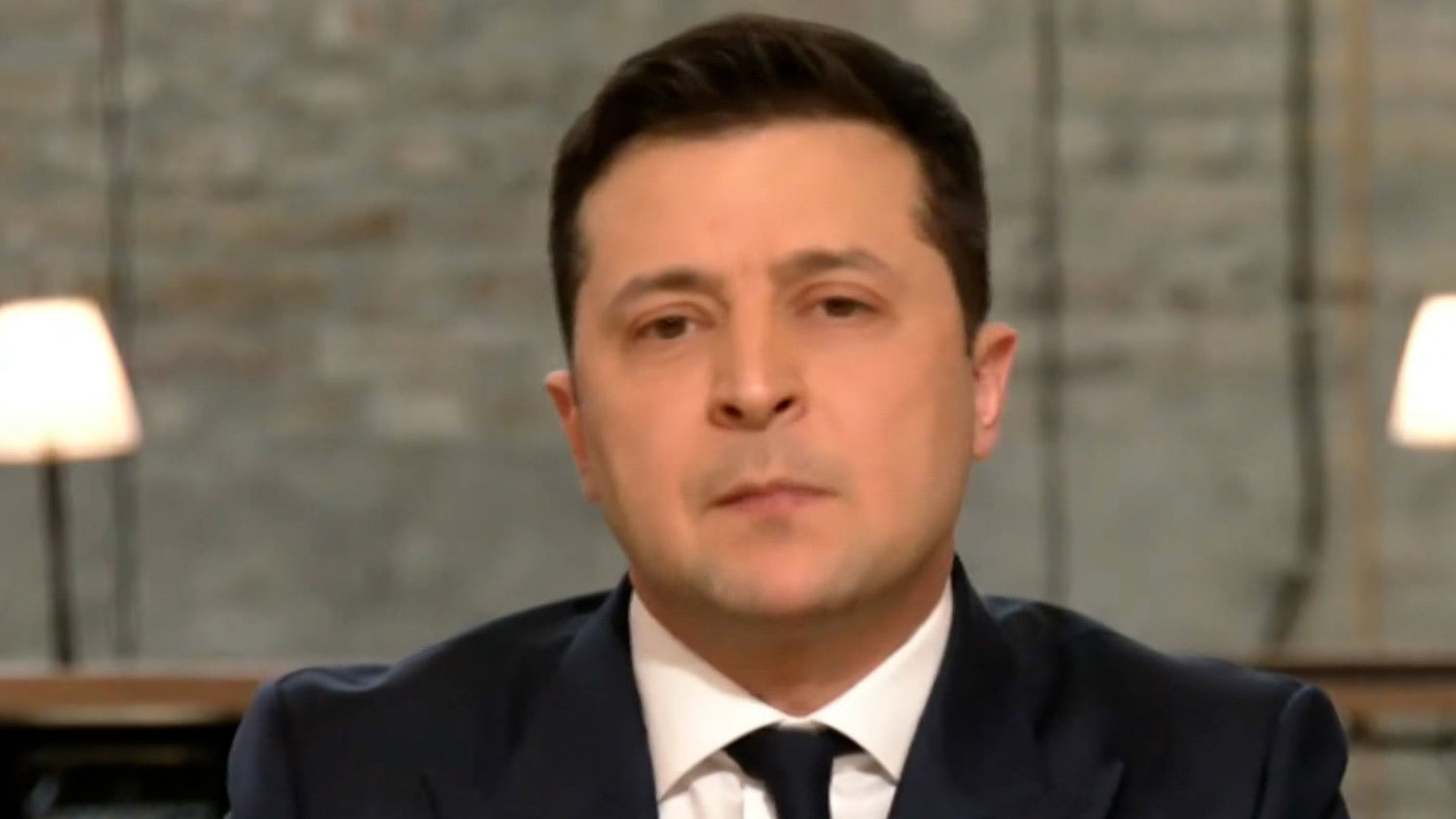 Война с Россией и госпереворот: как Зеленский отвлекает украинцев от своих провалов